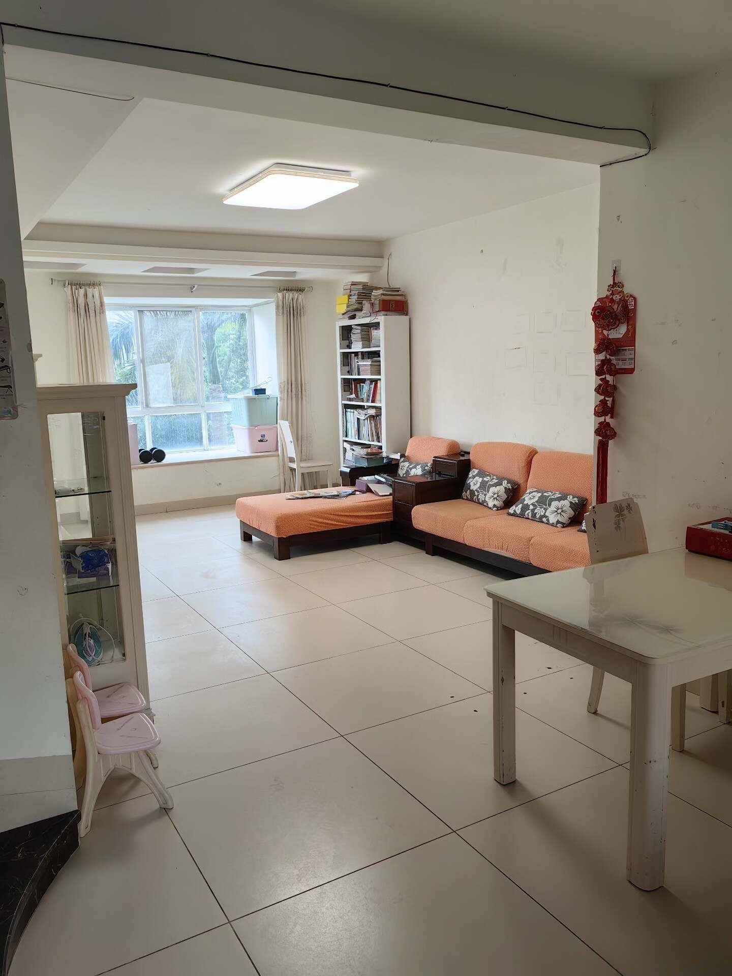 天上人间  3室2厅2卫    2800.0元/月室内图1