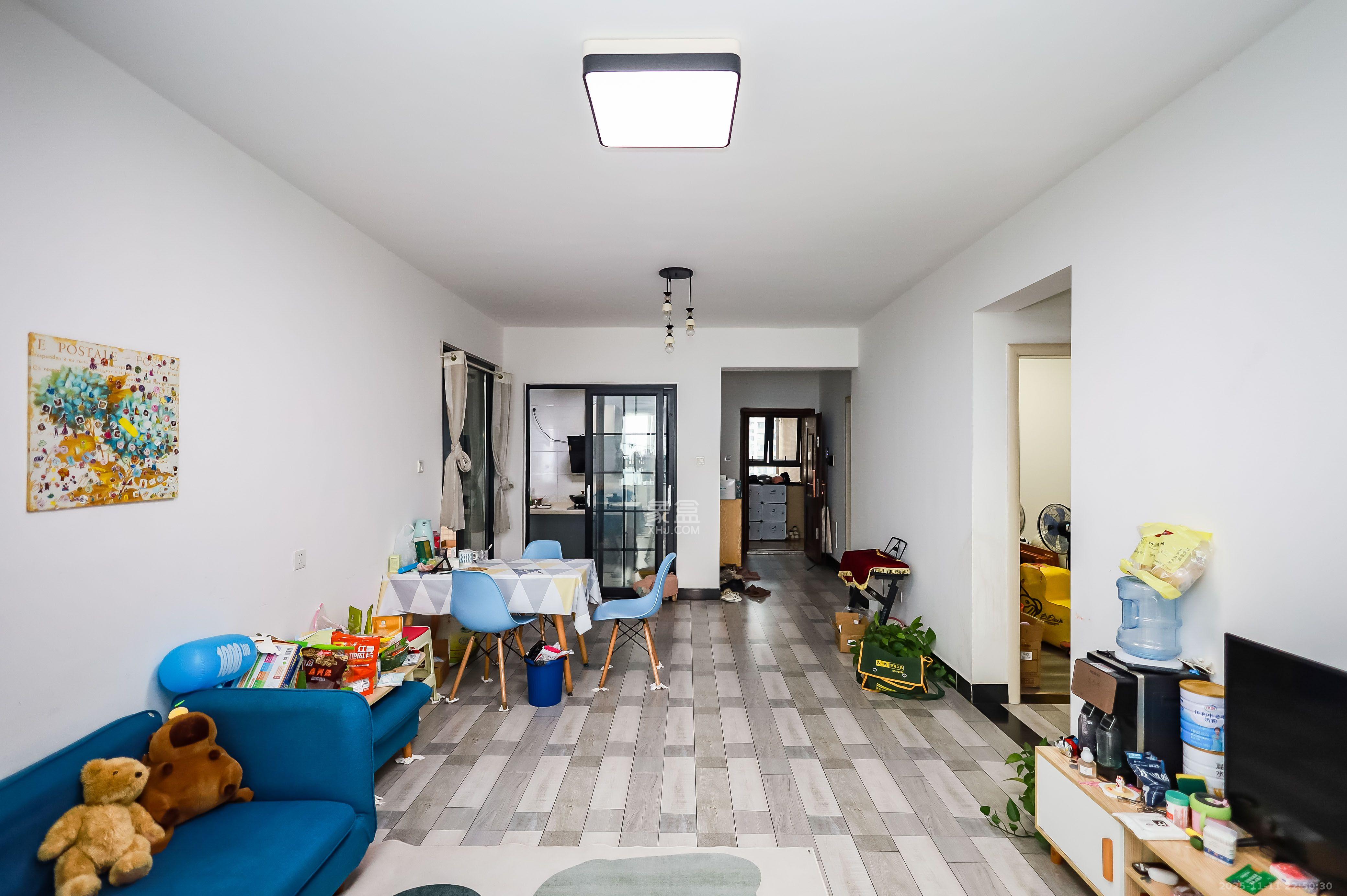 长房云时代 3室2厅1卫 2300.0元/月 长房云时代 3室2厅1卫 2300.0元/月室内图