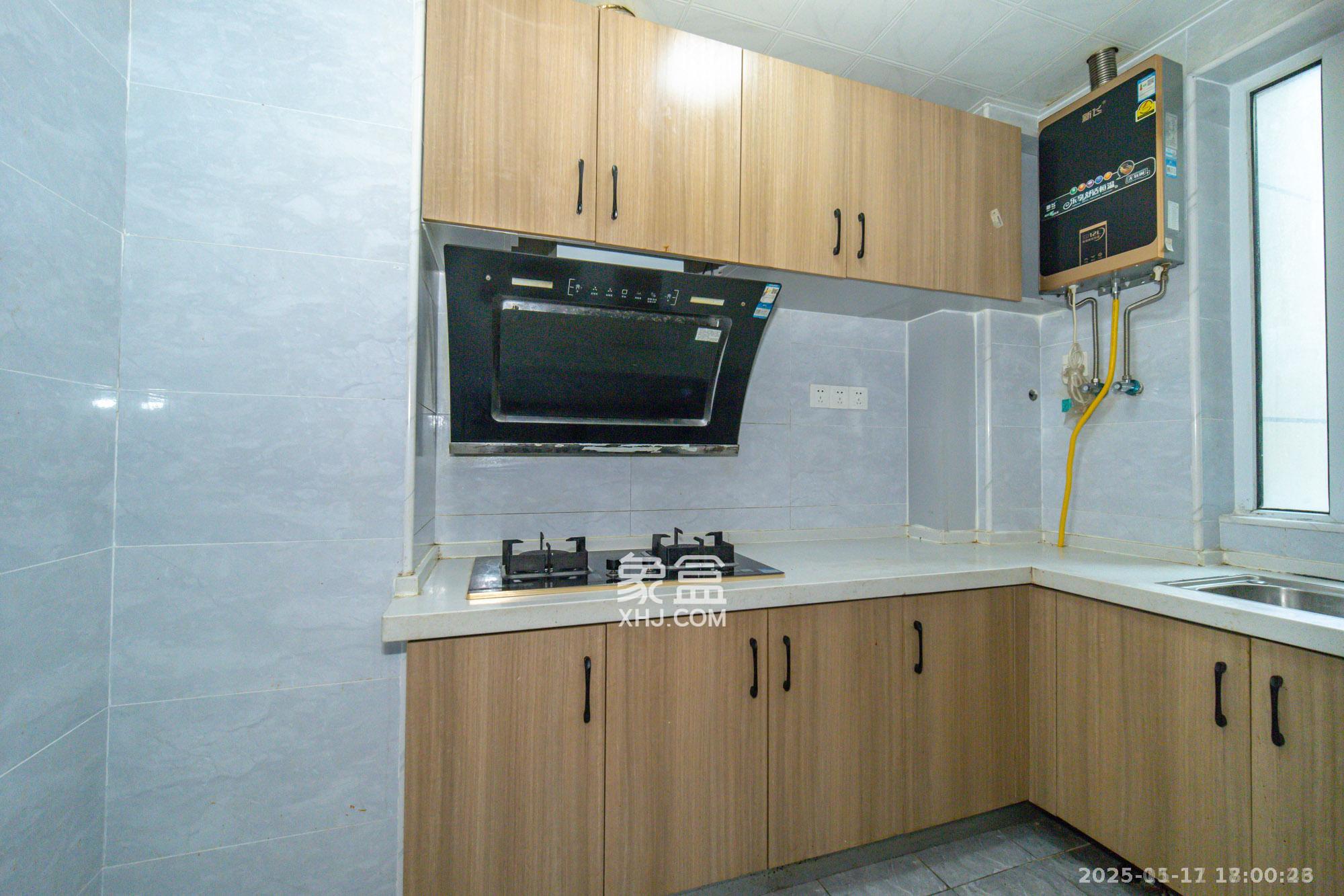 金科时代中心  3室2厅2卫    2700.0元/月室内图