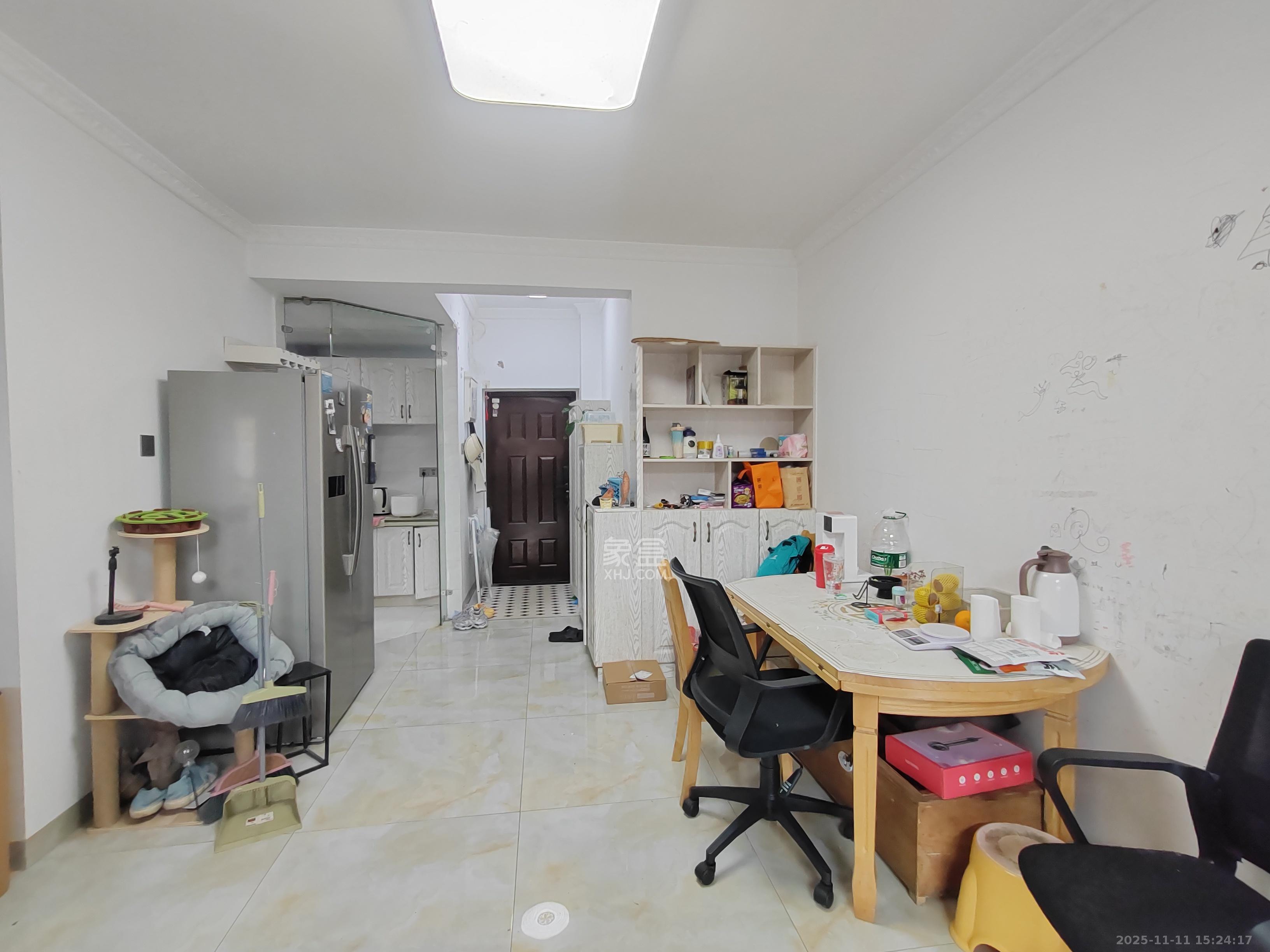 山水湾 2室2厅1卫 1600.0元/月 山水湾 2室2厅1卫 1600.0元/月室内图