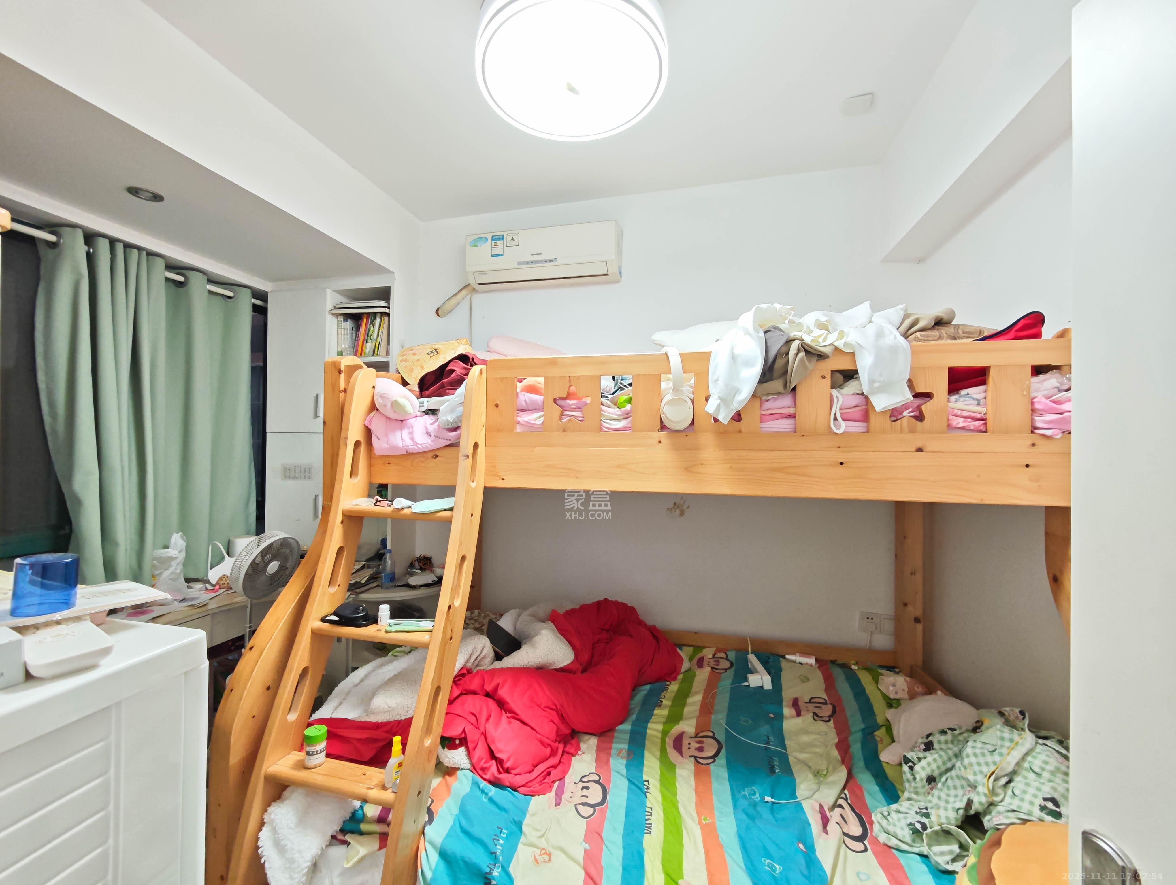 华盛世纪新城 2室2厅1卫 70.0万 华盛世纪新城 2室2厅1卫 70.0万卧室