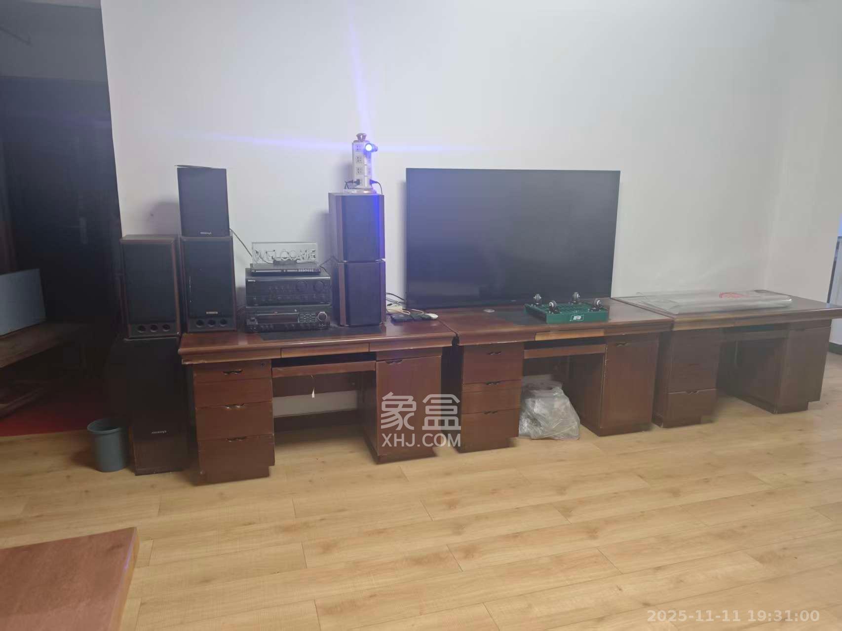 二机小区  3室2厅1卫    2800.0元/月室内图