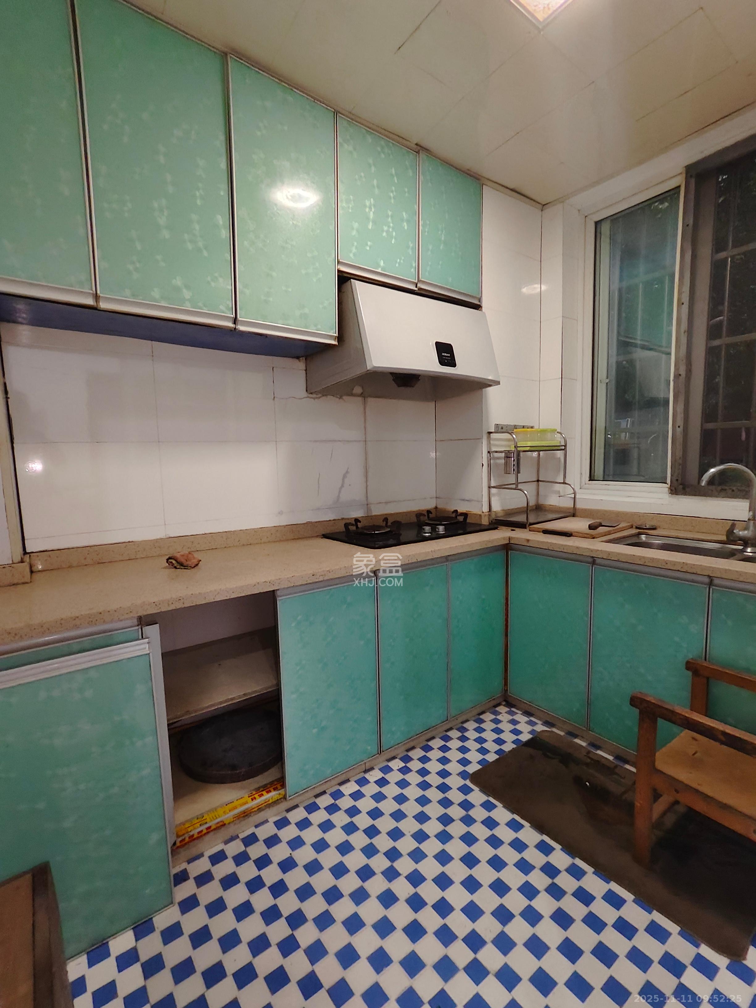 圣力华苑  3室2厅2卫    1800.0元/月室内图