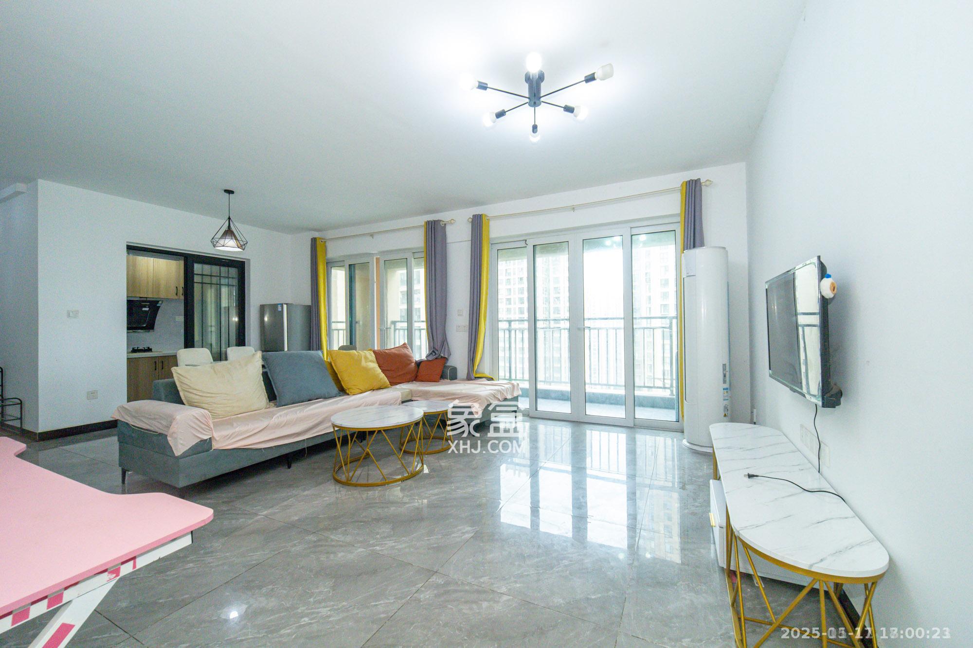 金科时代中心  3室2厅2卫    2700.0元/月