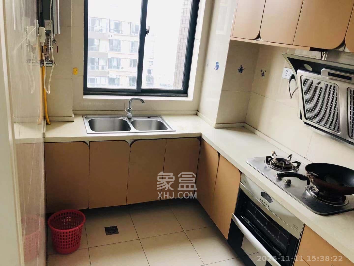 西子花苑  1室2厅1卫    2300.0元/月室内图