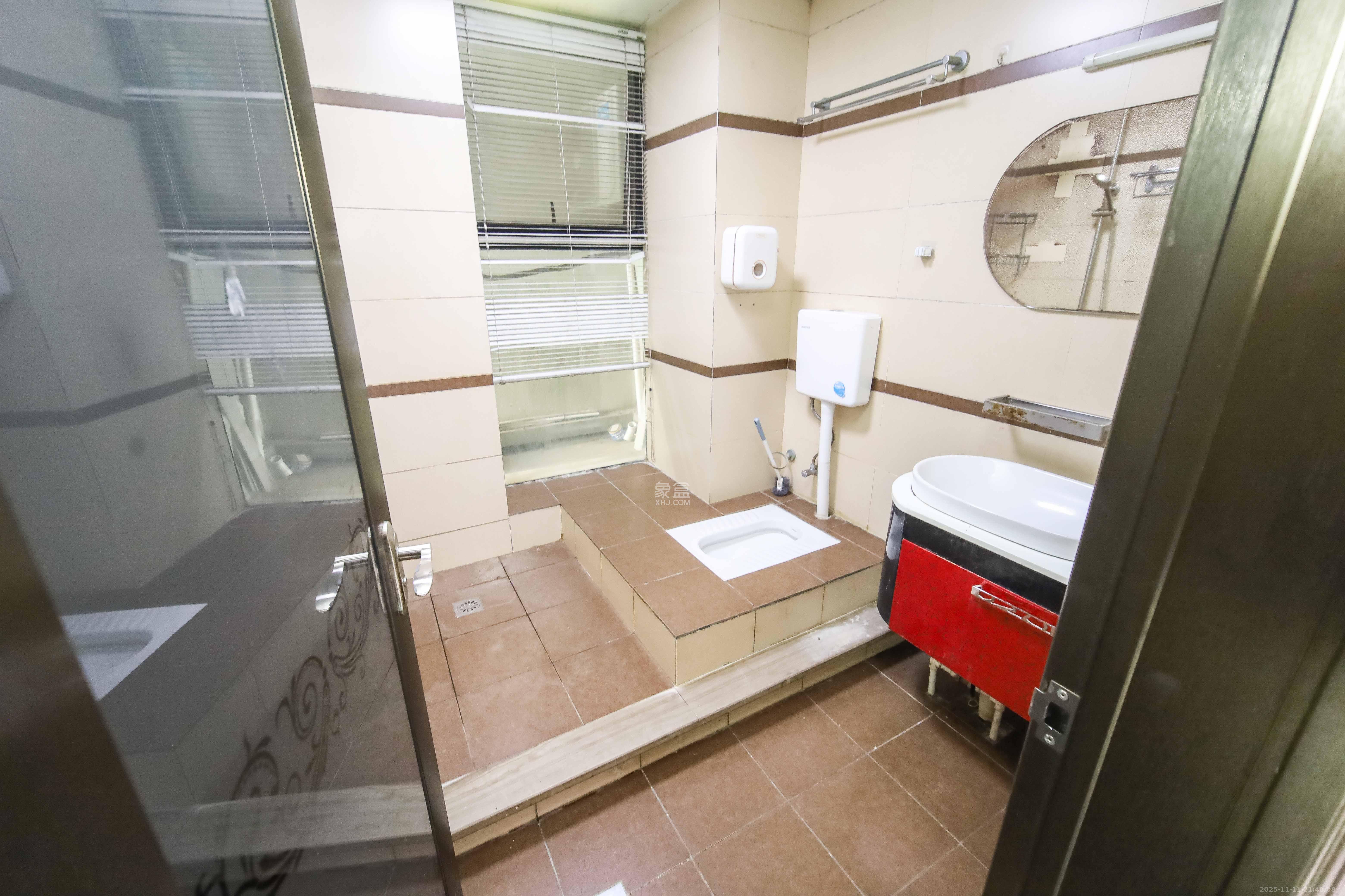 西街花园 2室2厅1卫 97.0万 西街花园 2室2厅1卫 97.0万卫生间