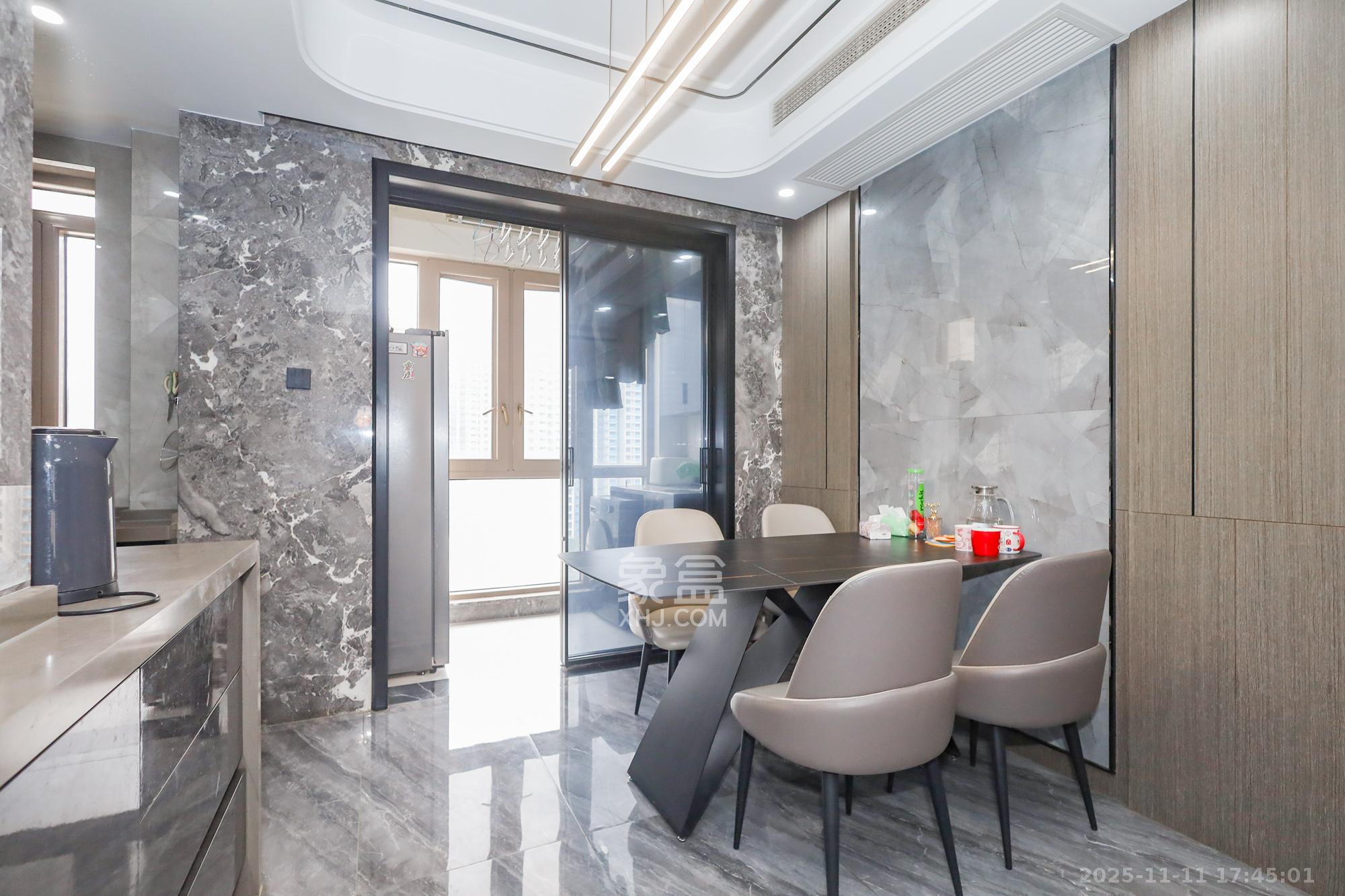 阳光丽城二期  4室2厅2卫    188.0万其他