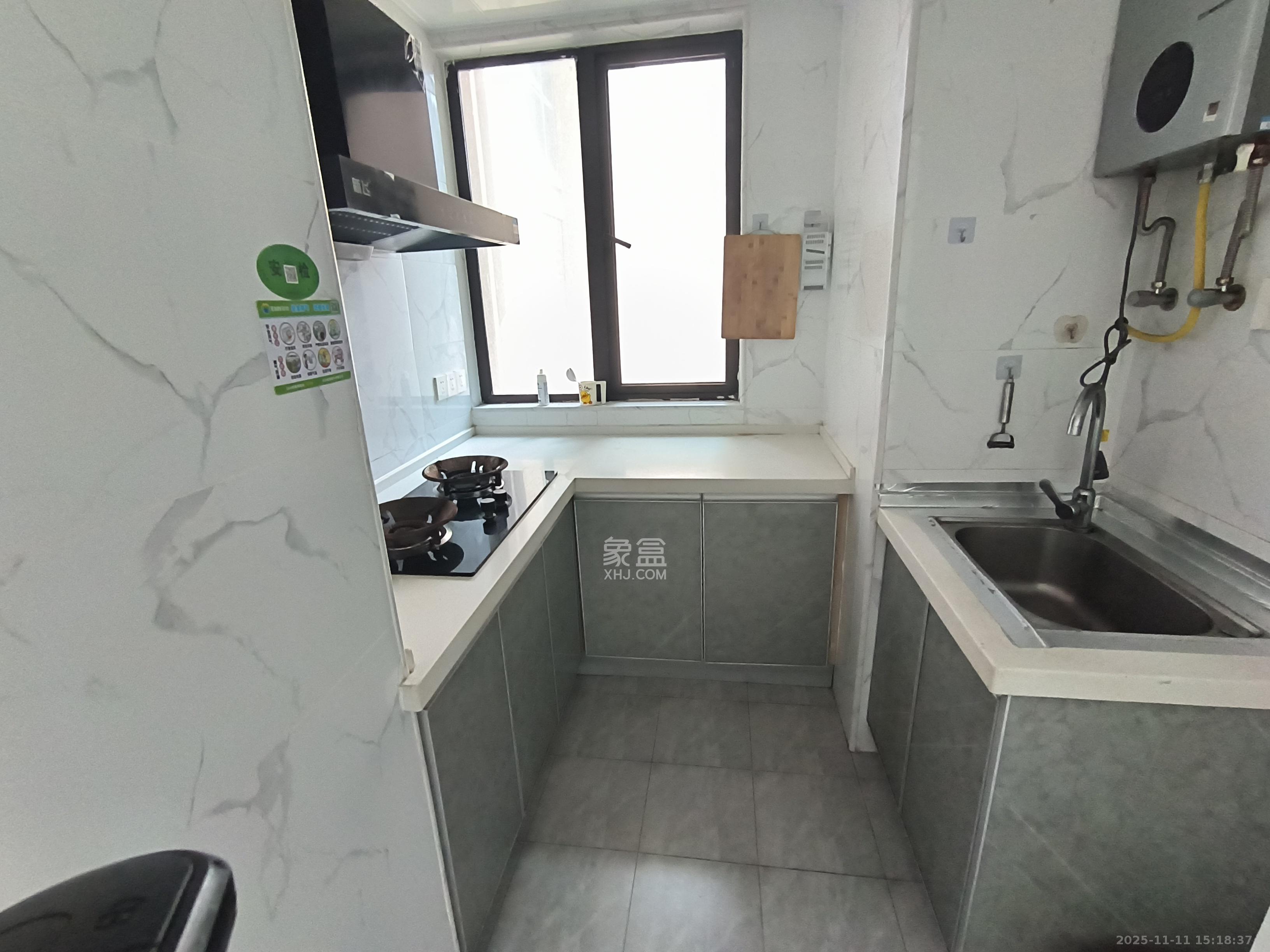 鸿邦国际城  3室2厅1卫    2000.0元/月室内图