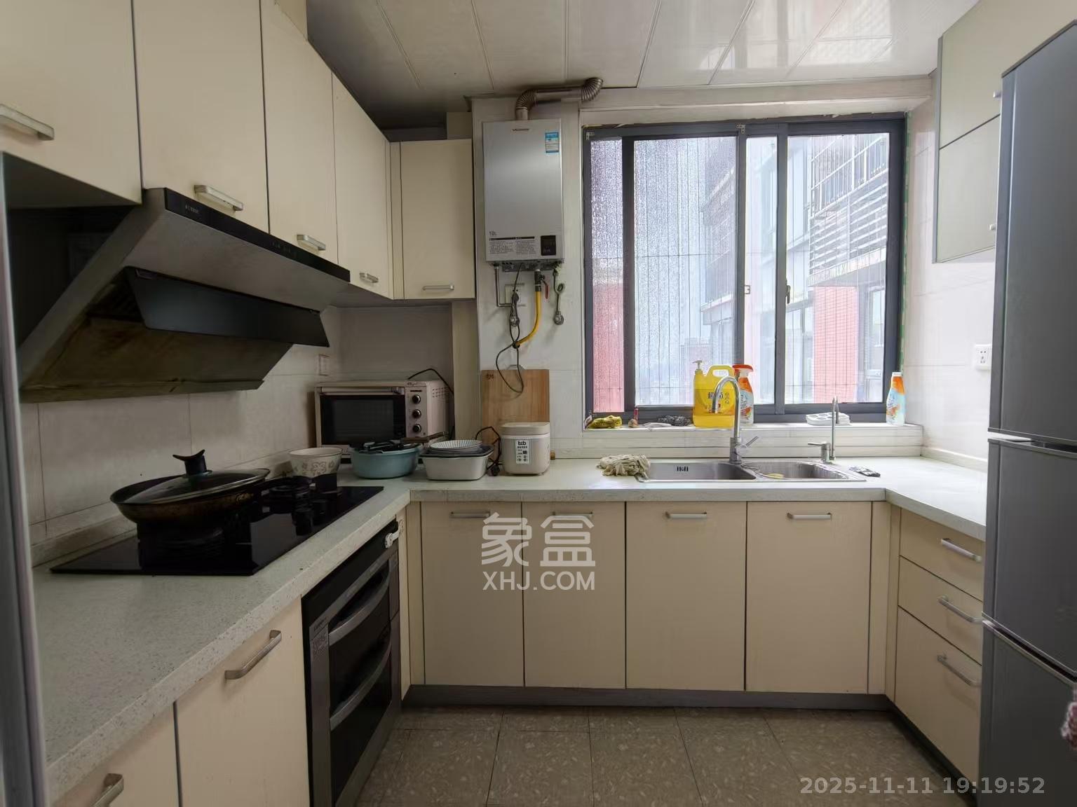 华润凤凰城二期 3室2厅1卫 1800.0元/月 华润凤凰城二期 3室2厅1卫 1800.0元/月室内图