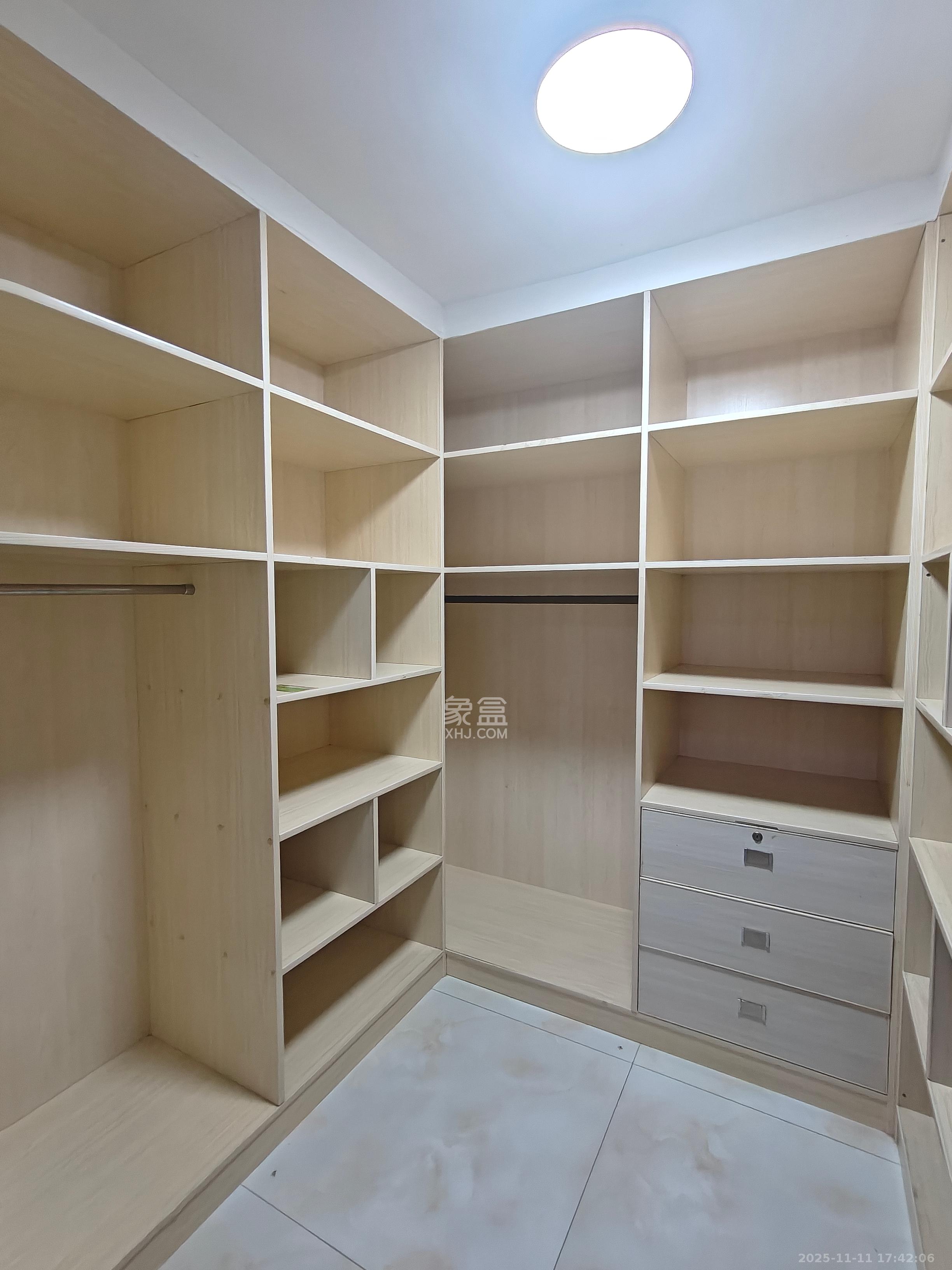 星城新宇黎雅苑  3室2厅2卫    2500.0元/月室内图