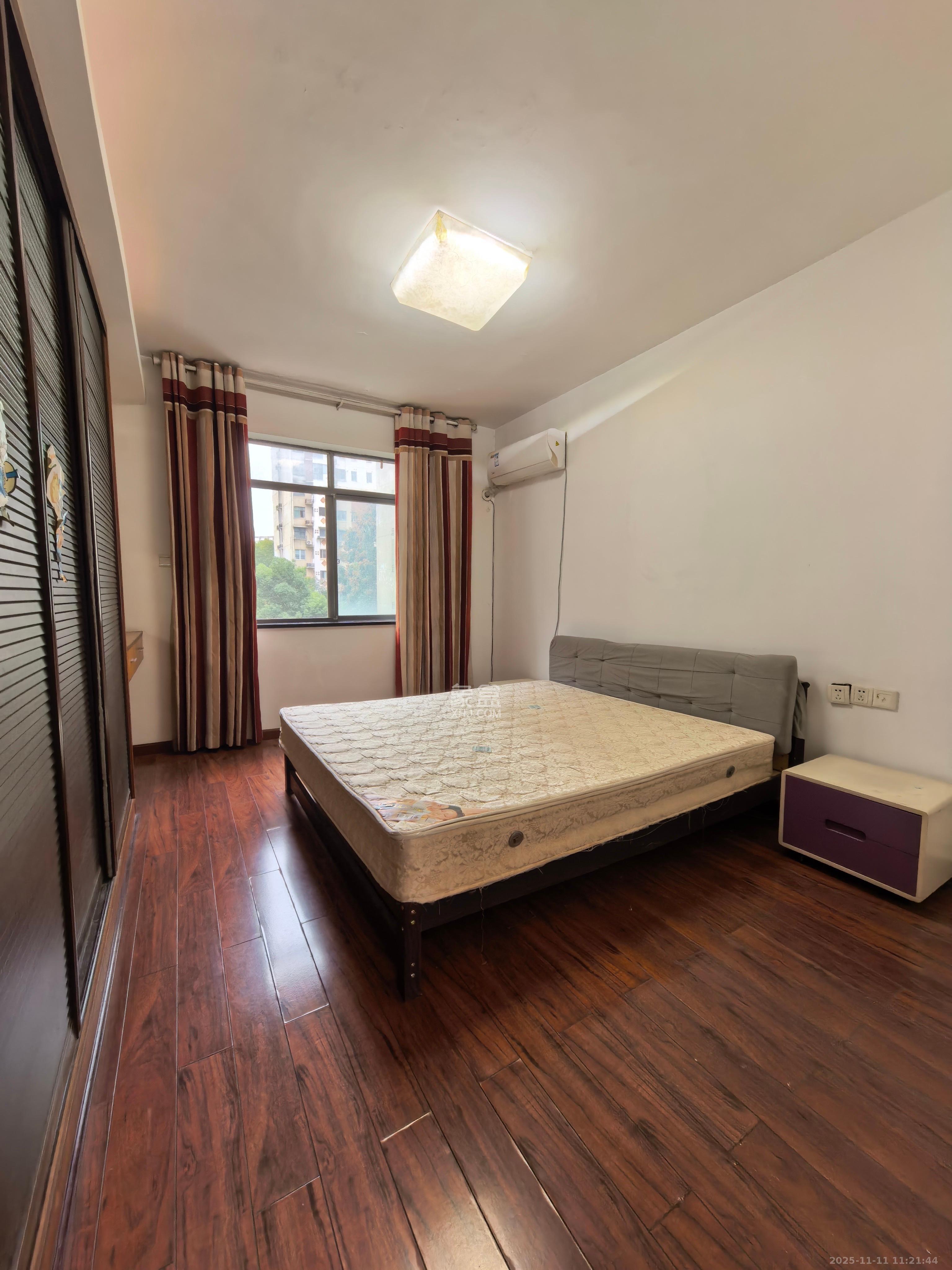 万煦园  3室2厅2卫    2800.0元/月室内图