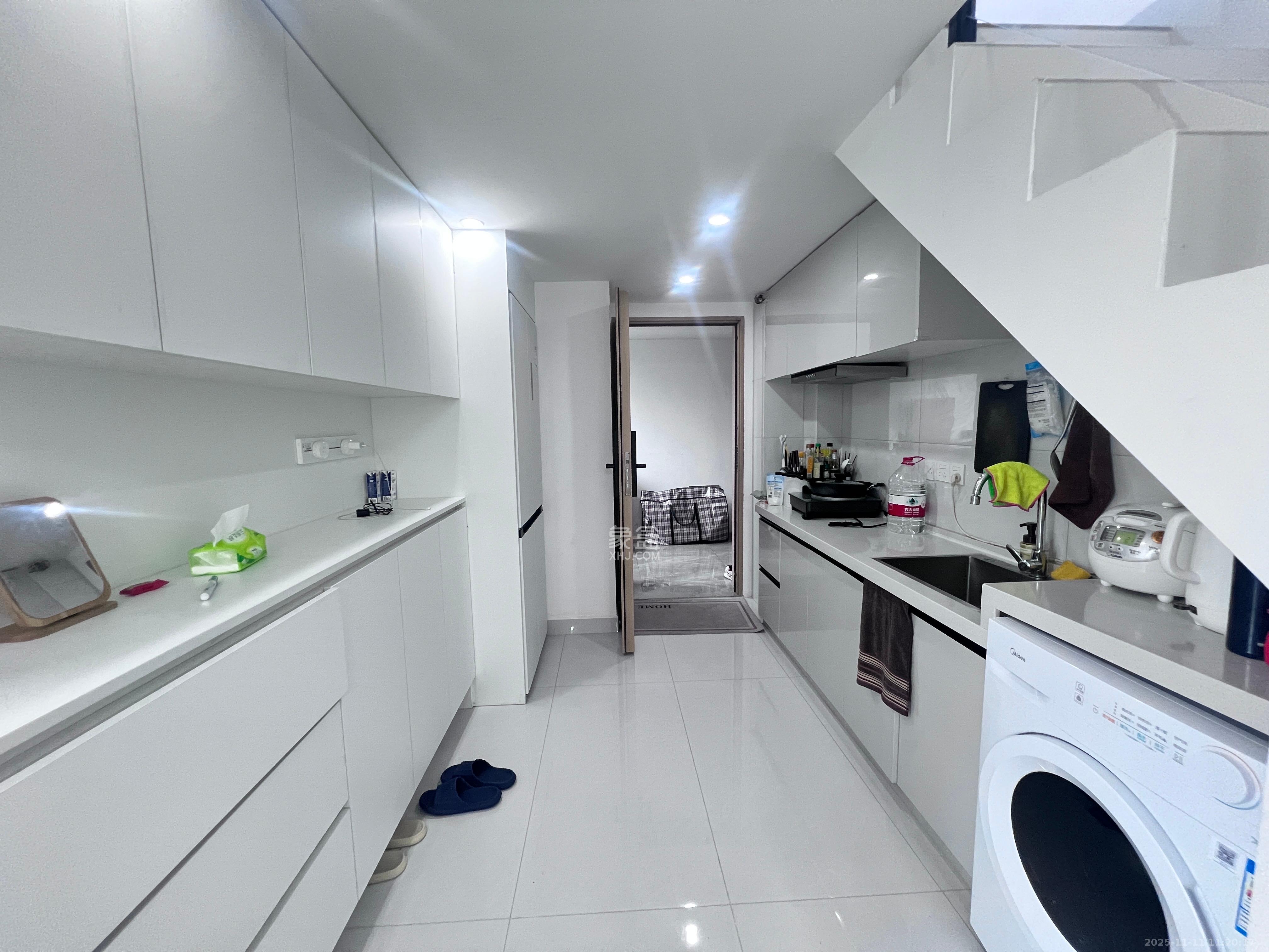 珠江花城好世界  1室1厅1卫    2300.0元/月室内图