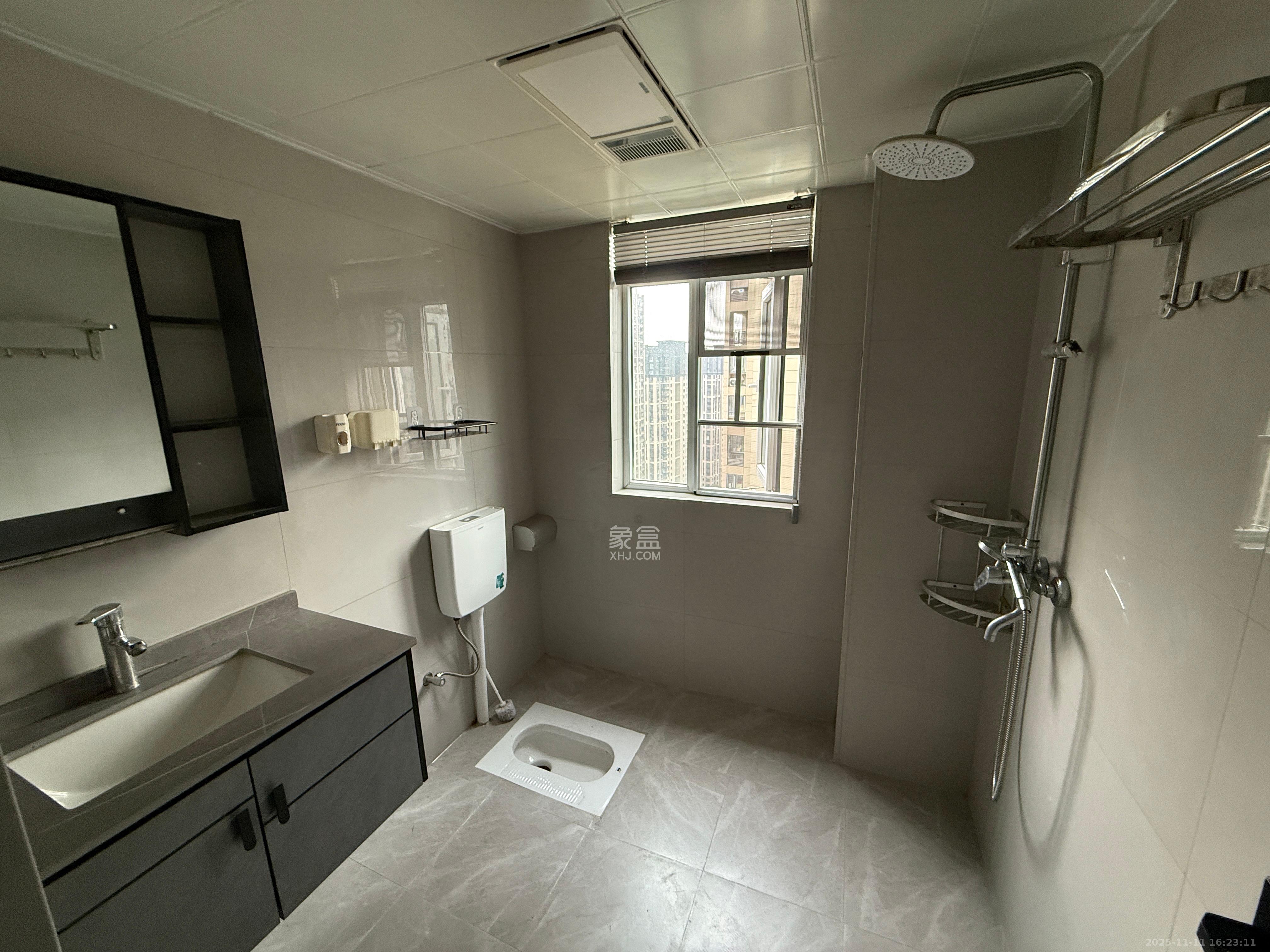 嘉宇银杉（嘉宇西苑）  3室2厅2卫    2300.0元/月室内图