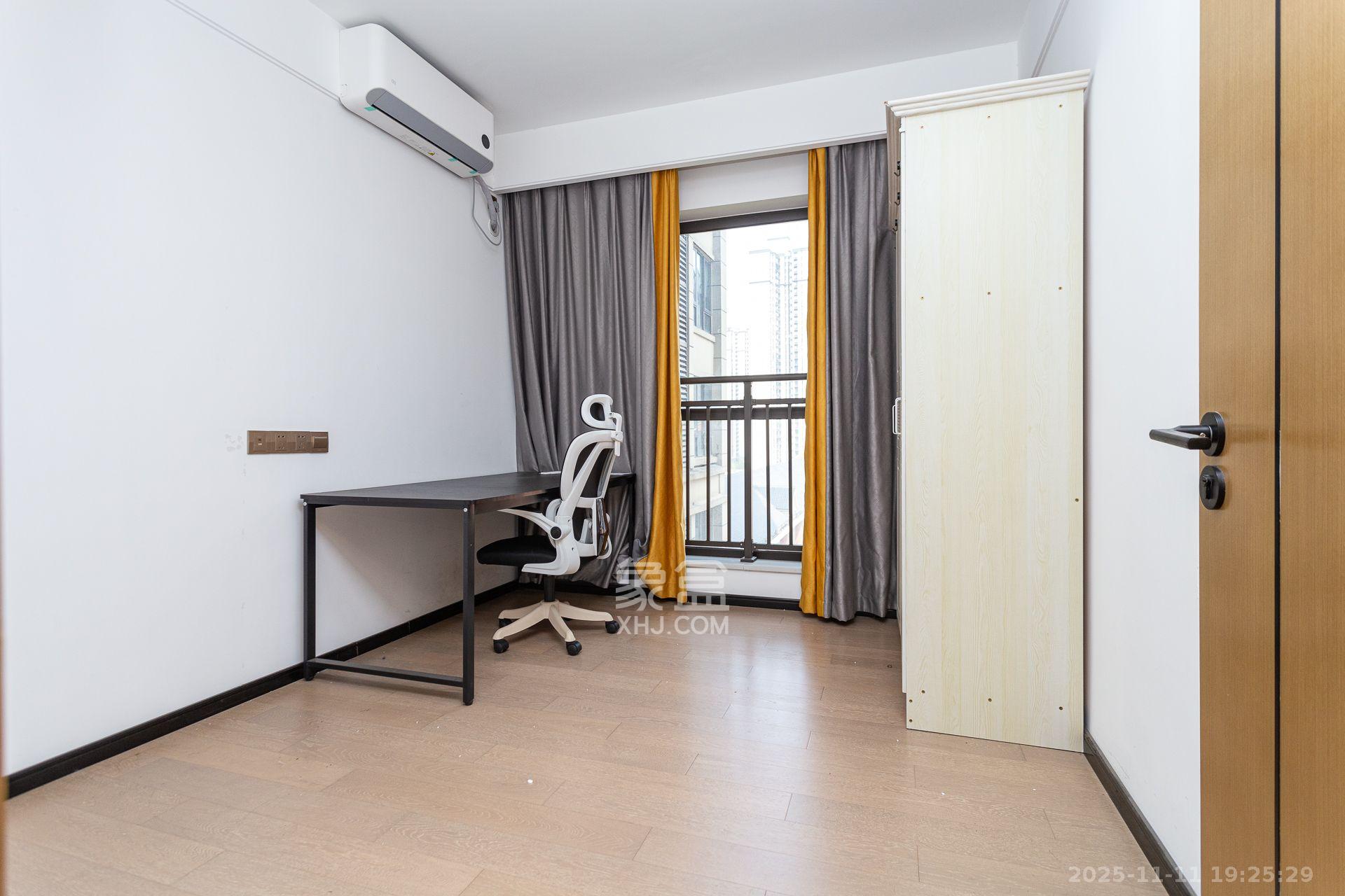 润和滨江府  3室2厅1卫    2600.0元/月室内图