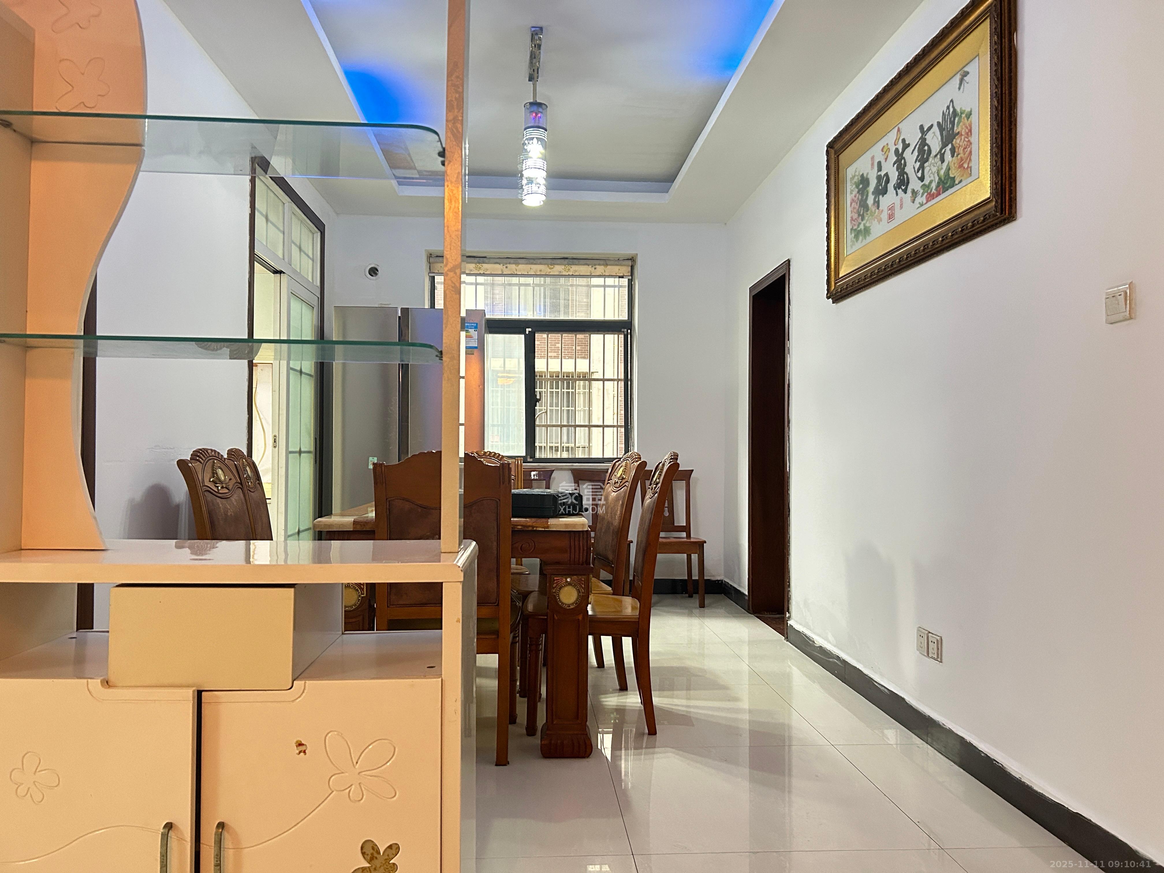 恒盛世家 4室2厅2卫 2500.0元/月 恒盛世家 4室2厅2卫 2500.0元/月室内图