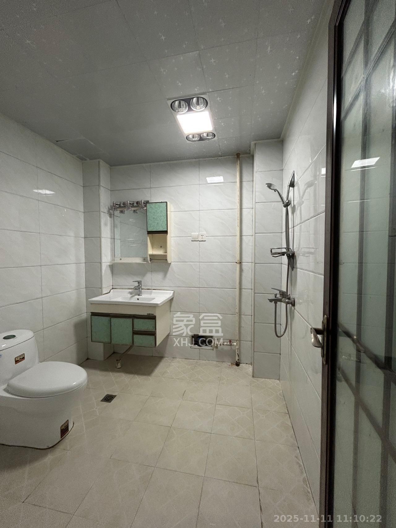 广厦新苑  4室2厅2卫    2500.0元/月室内图