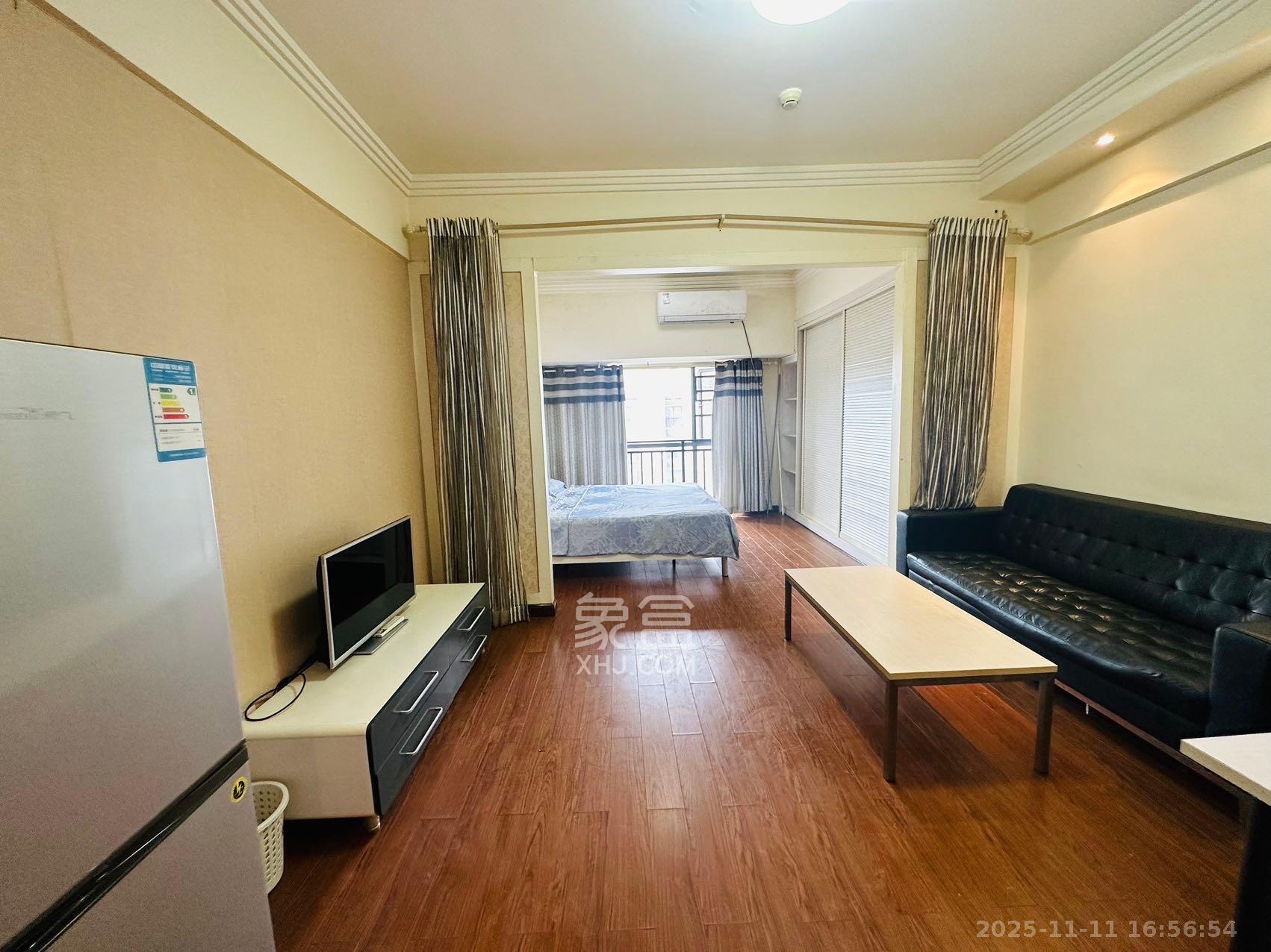 西子一间  1室1厅1卫    1700.0元/月室内图