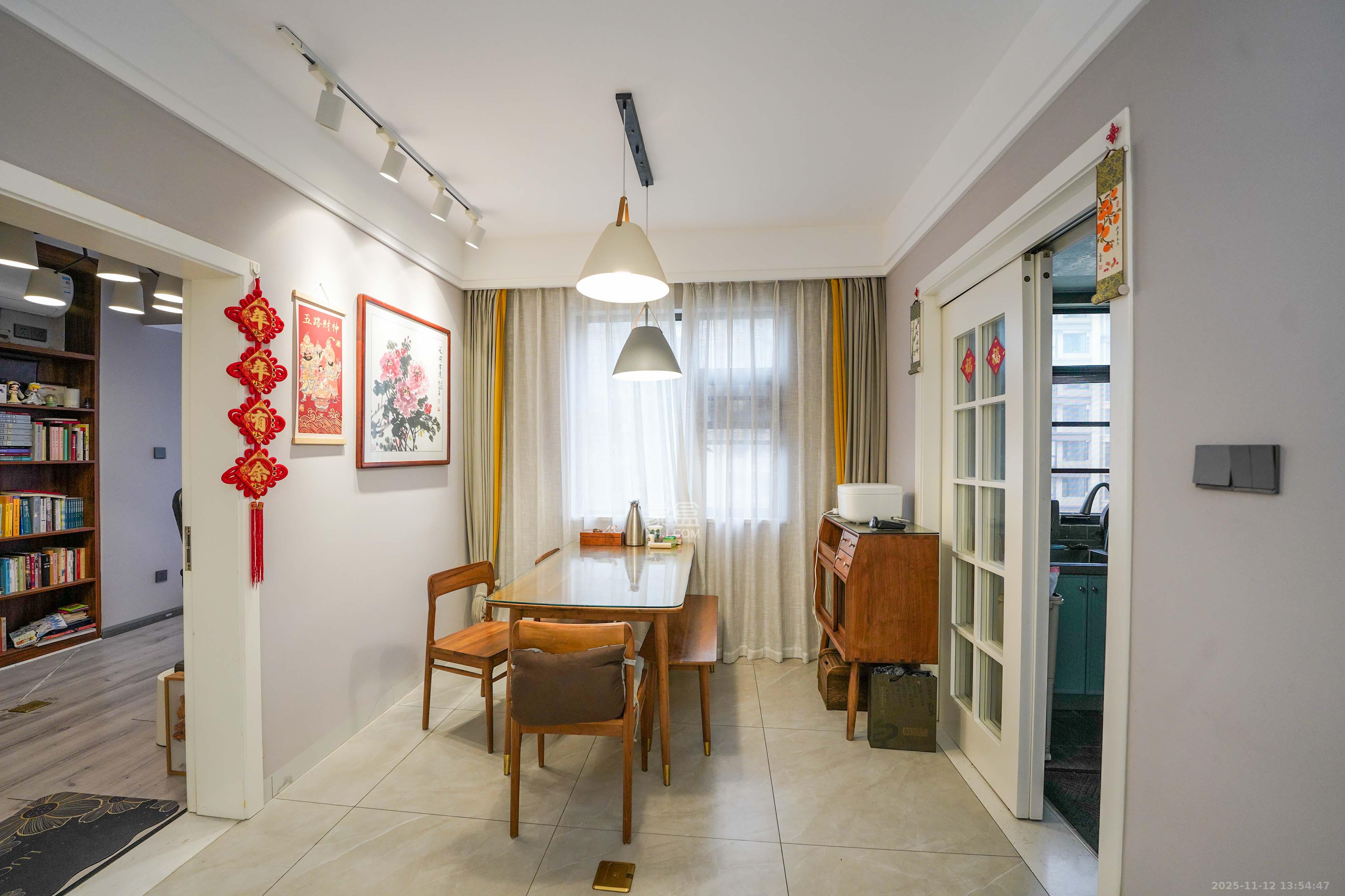 福天藏郡院子  4室2厅2卫    125.0万客厅