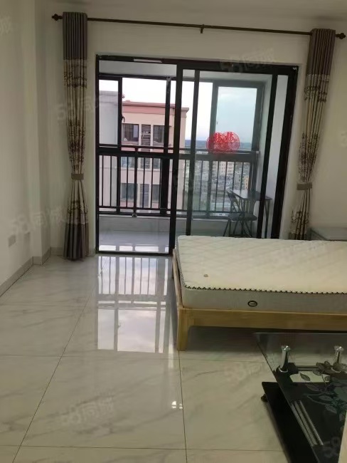 绿地城玺园 1室1厅1卫 37.0万 绿地城玺园 1室1厅1卫 37.0万客厅