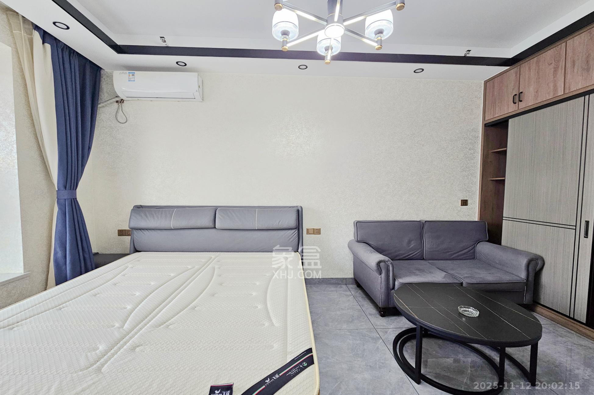 明昇壹城(明昇时代广场)三期 1室1厅1卫 40.0万 明昇壹城(明昇时代广场)三期 1室1厅1卫 40.0万客厅