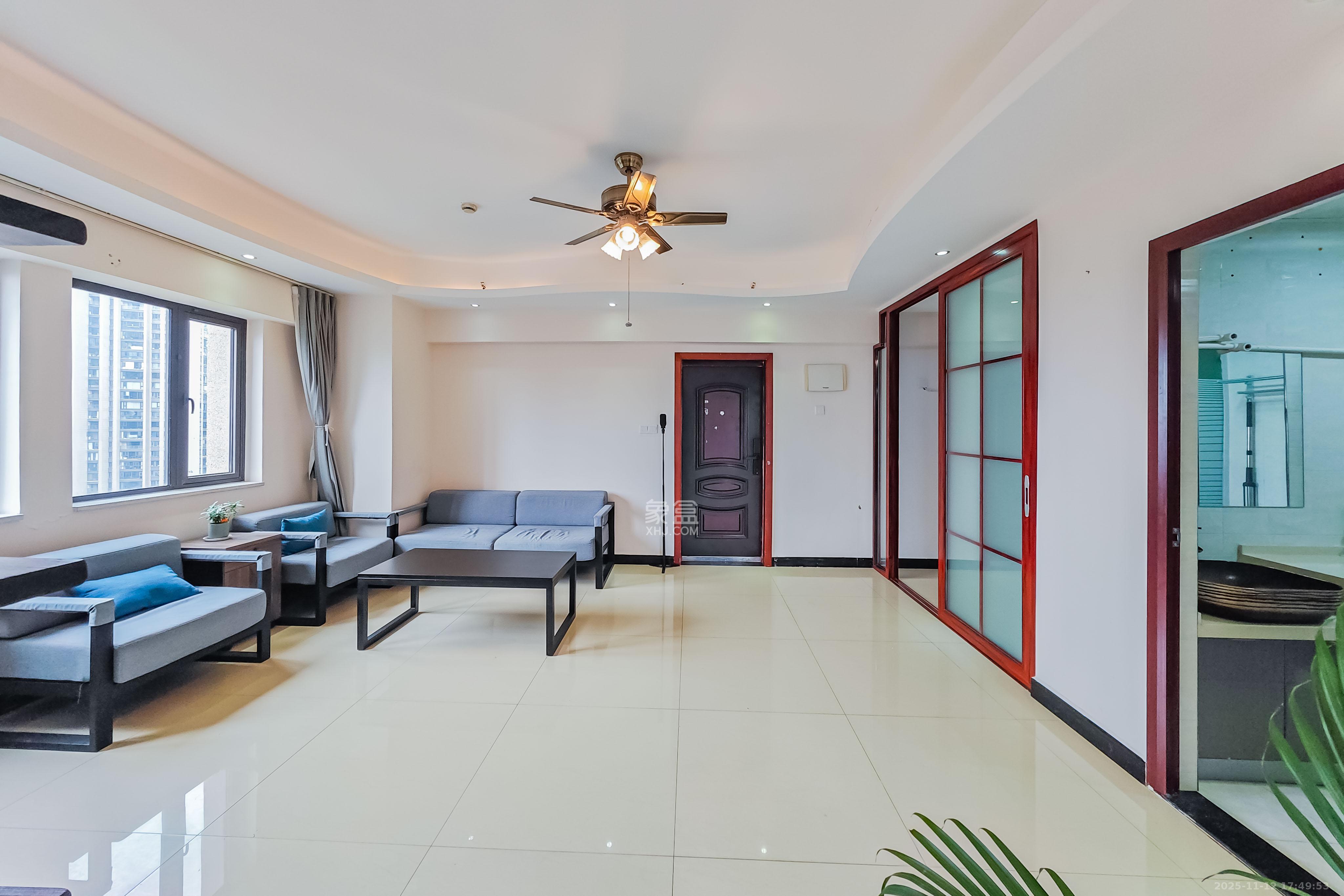 喜盈门范城 1室0厅0卫 70.0万 喜盈门范城 1室0厅0卫 70.0万客厅