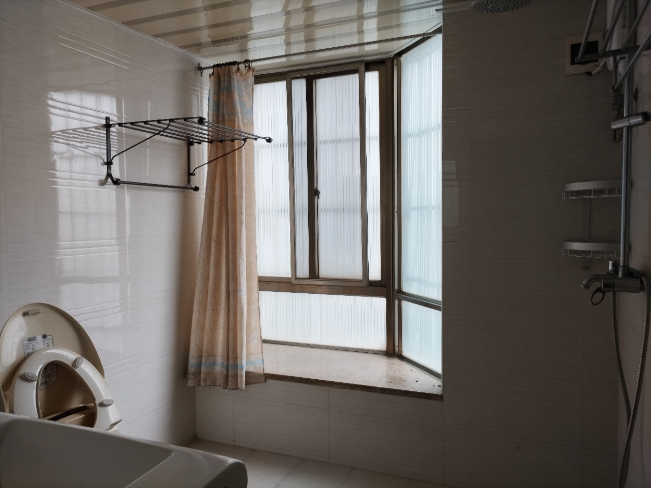 金鹿公寓 4室2厅2卫 159.0万 金鹿公寓 4室2厅2卫 159.0万客厅