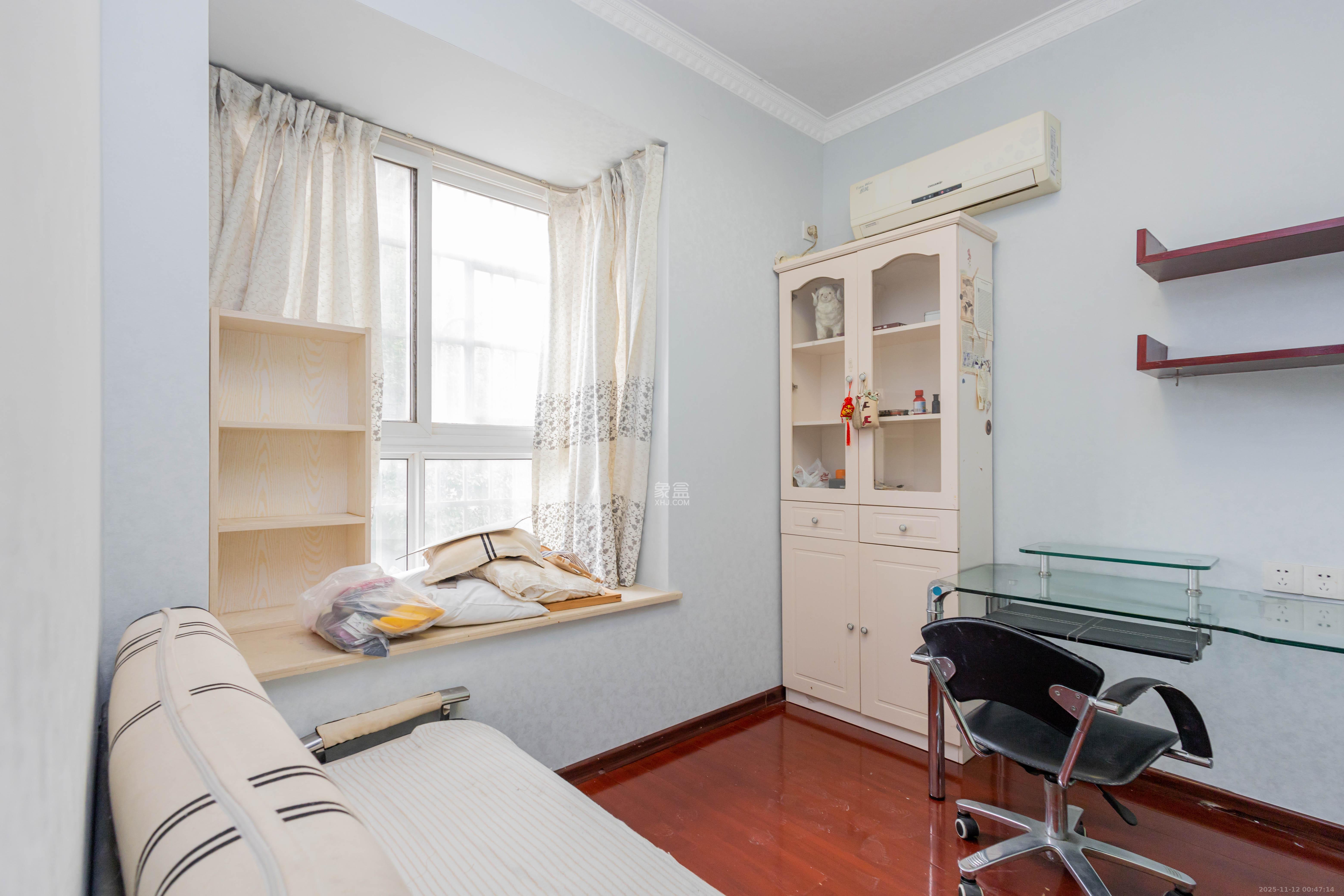 东门尚苑 3室2厅1卫 58.0万 东门尚苑 3室2厅1卫 58.0万卧室