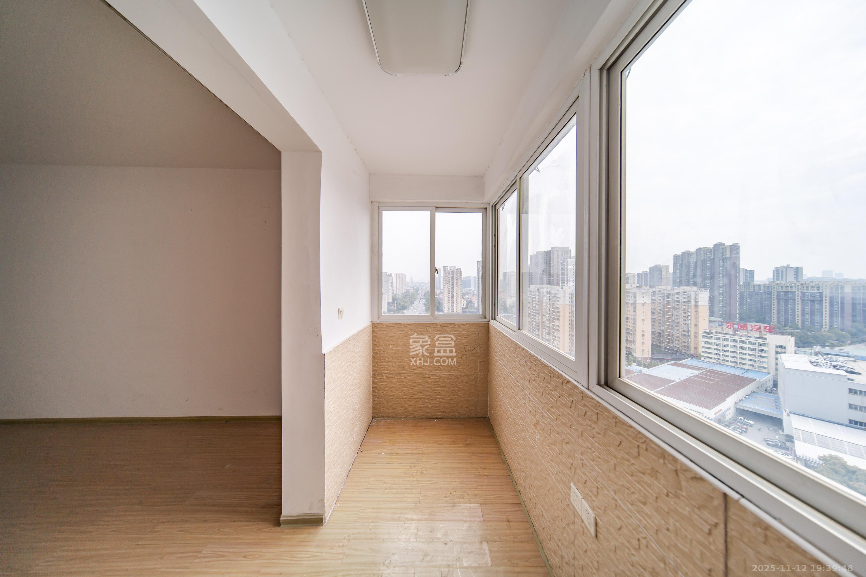 永通商邸 4室2厅1卫 105.0万 永通商邸 4室2厅1卫 105.0万阳台