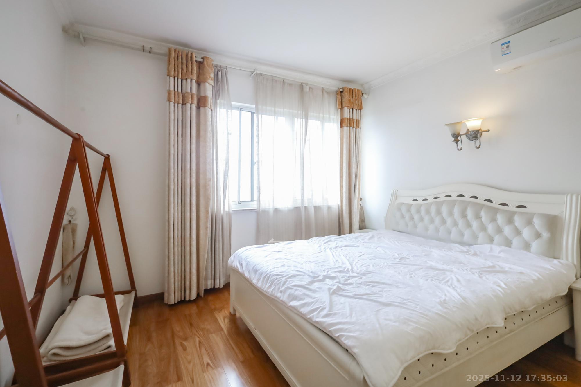 景秀江山  3室2厅1卫    115.0万卧室