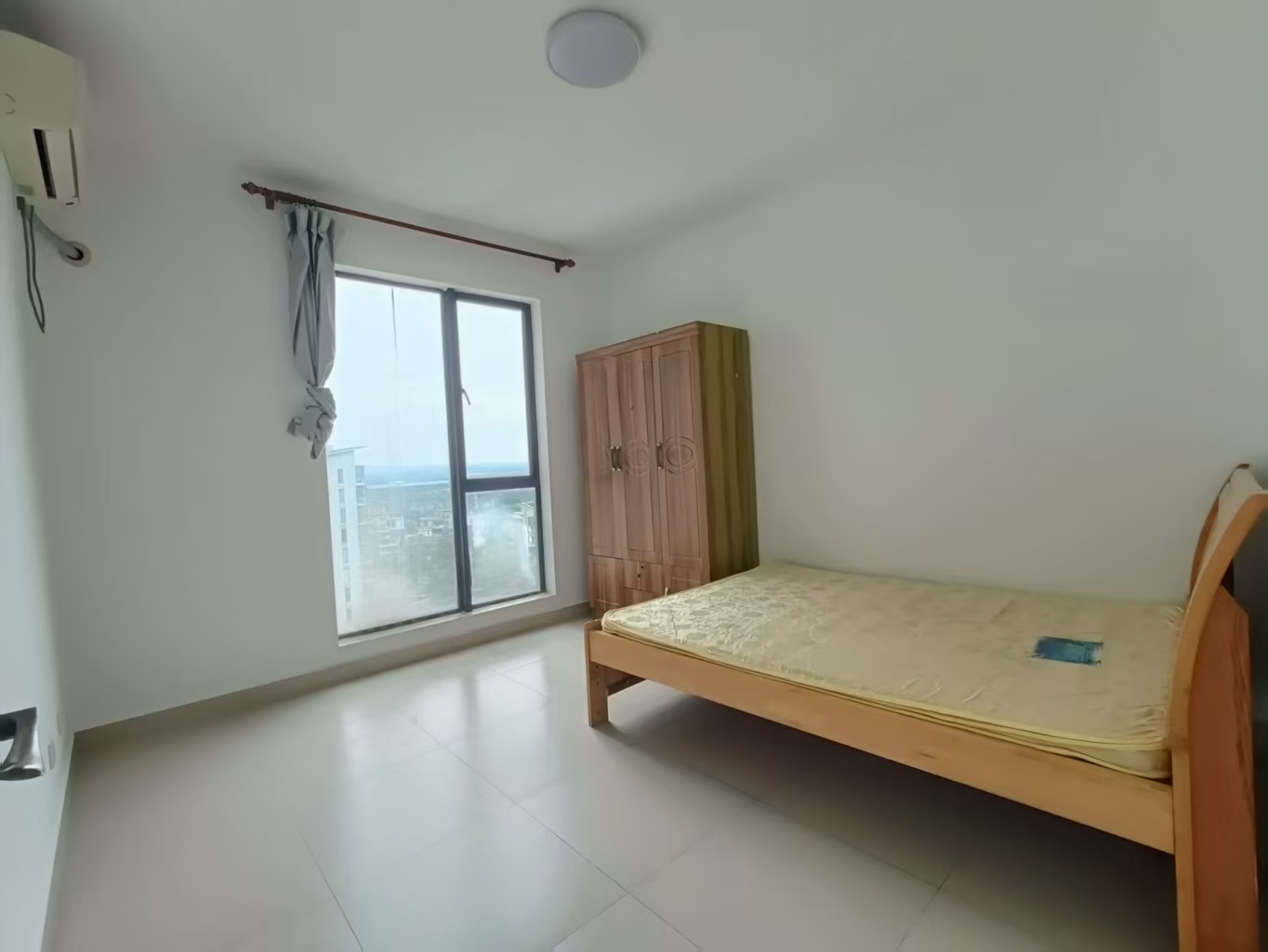 菩提树 2室2厅1卫 2200.0元/月 菩提树 2室2厅1卫 2200.0元/月室内图