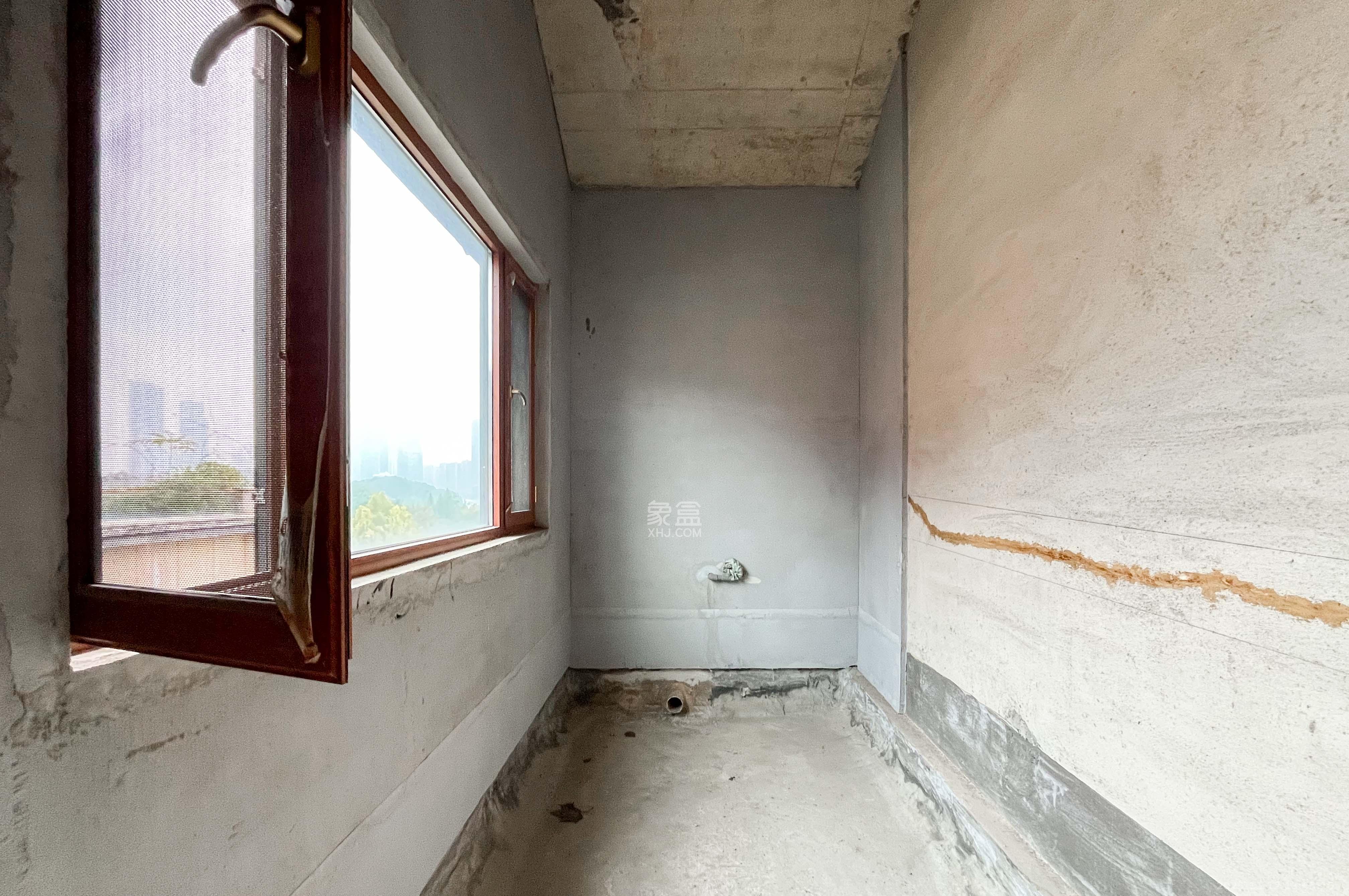 长房梅溪香山  8室4厅4卫    980.0万其他