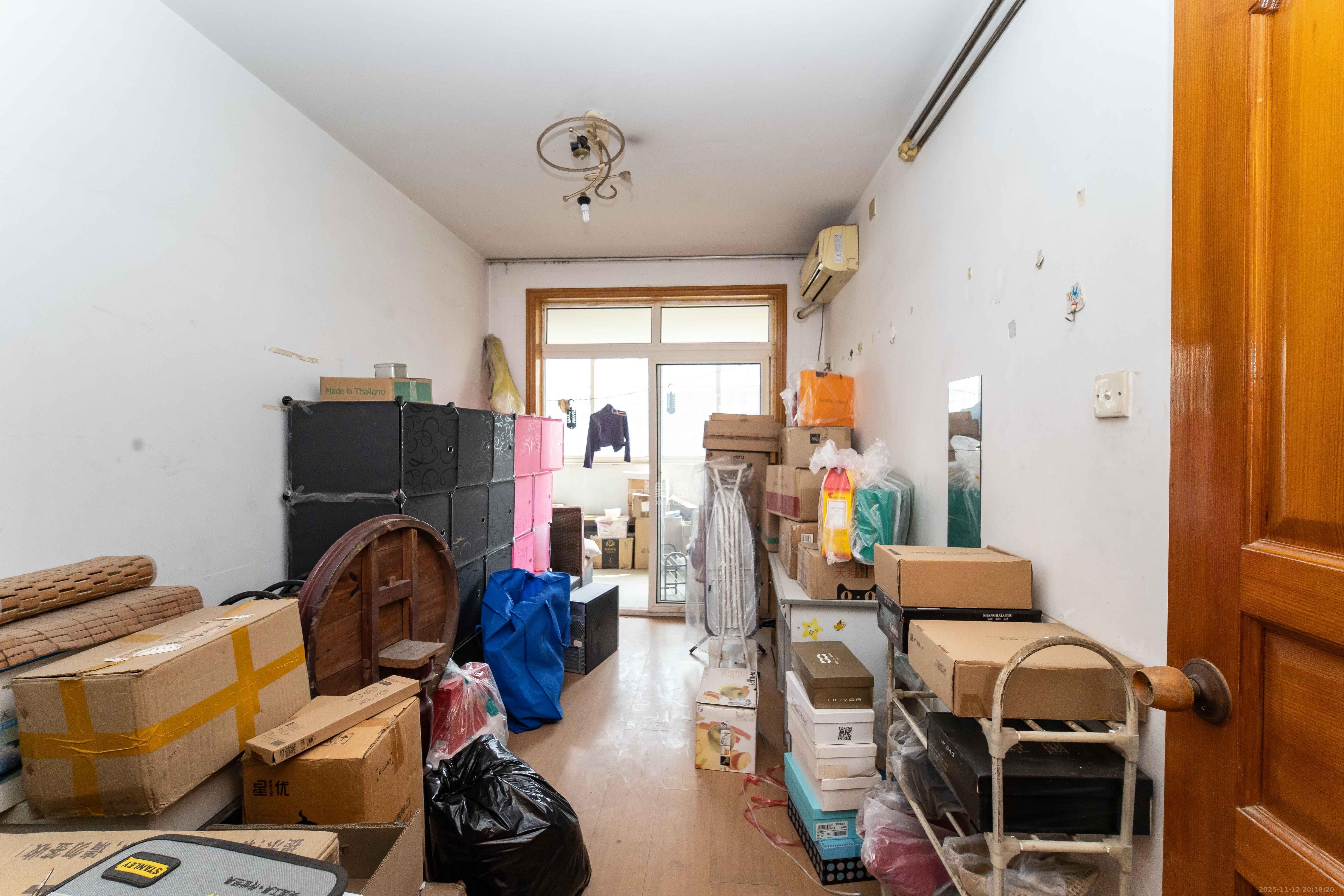 德政园  4室2厅1卫    2000.0元/月室内图