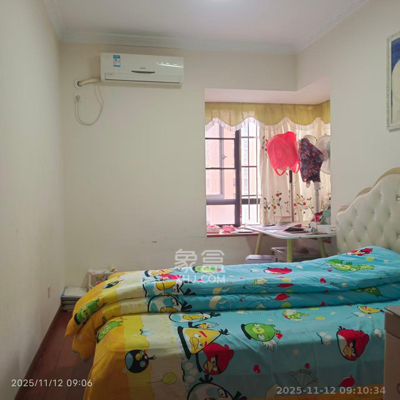 中信凯旋蓝岸（中信新城三期）  3室1厅1卫    2000.0元/月室内图