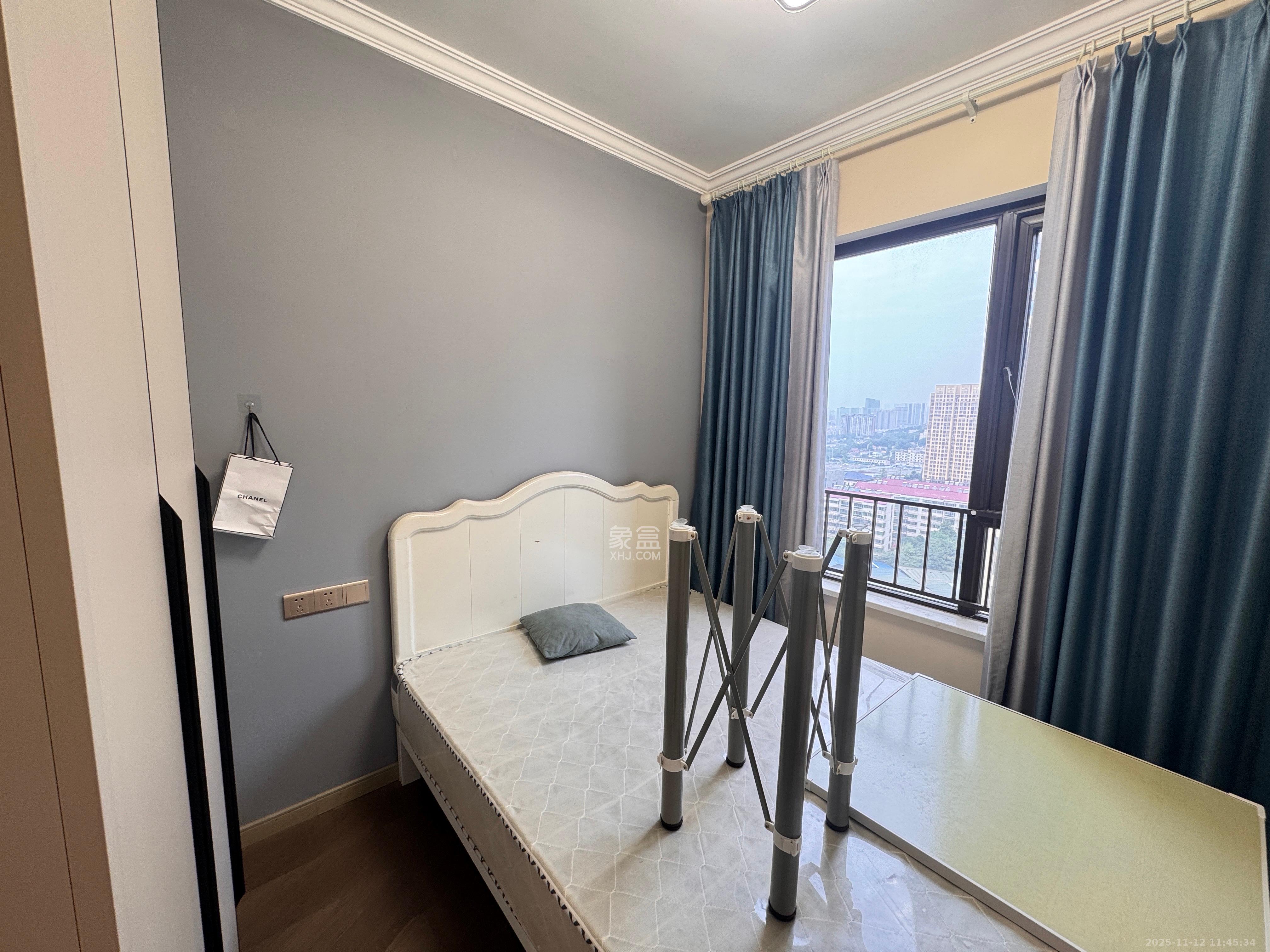 卓越蔚蓝城邦  3室2厅2卫    2800.0元/月室内图