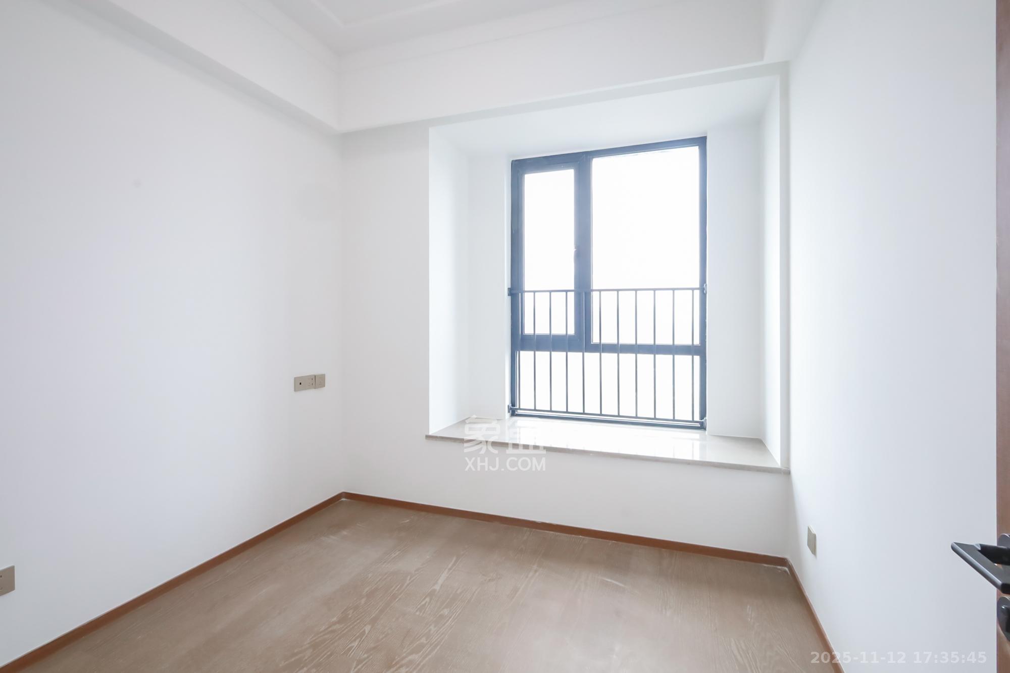 江山印 4室2厅3卫 720.0万 江山印 4室2厅3卫 720.0万卧室