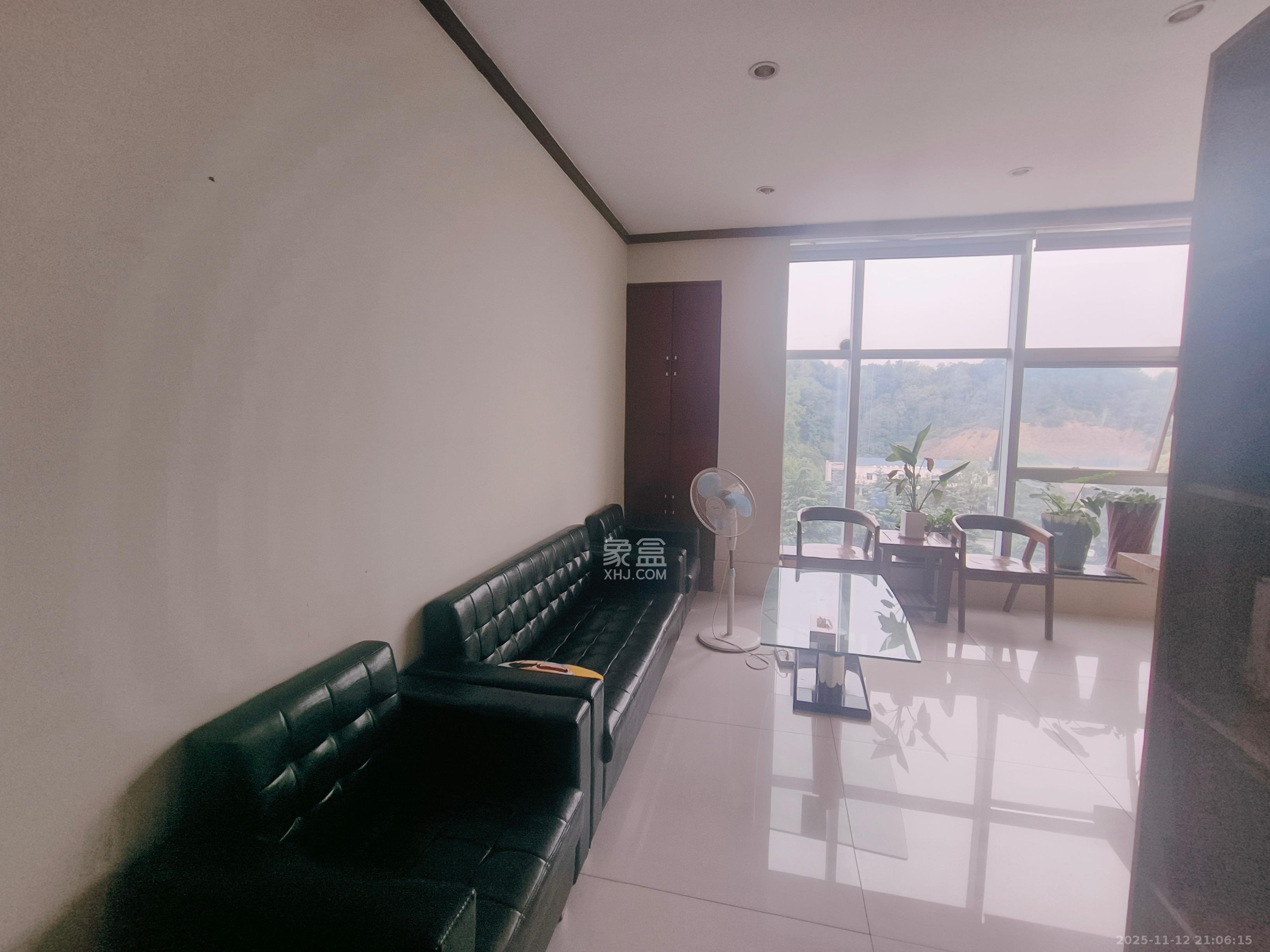 岳麓壹号  1室1厅1卫    20000.0元/月室内图