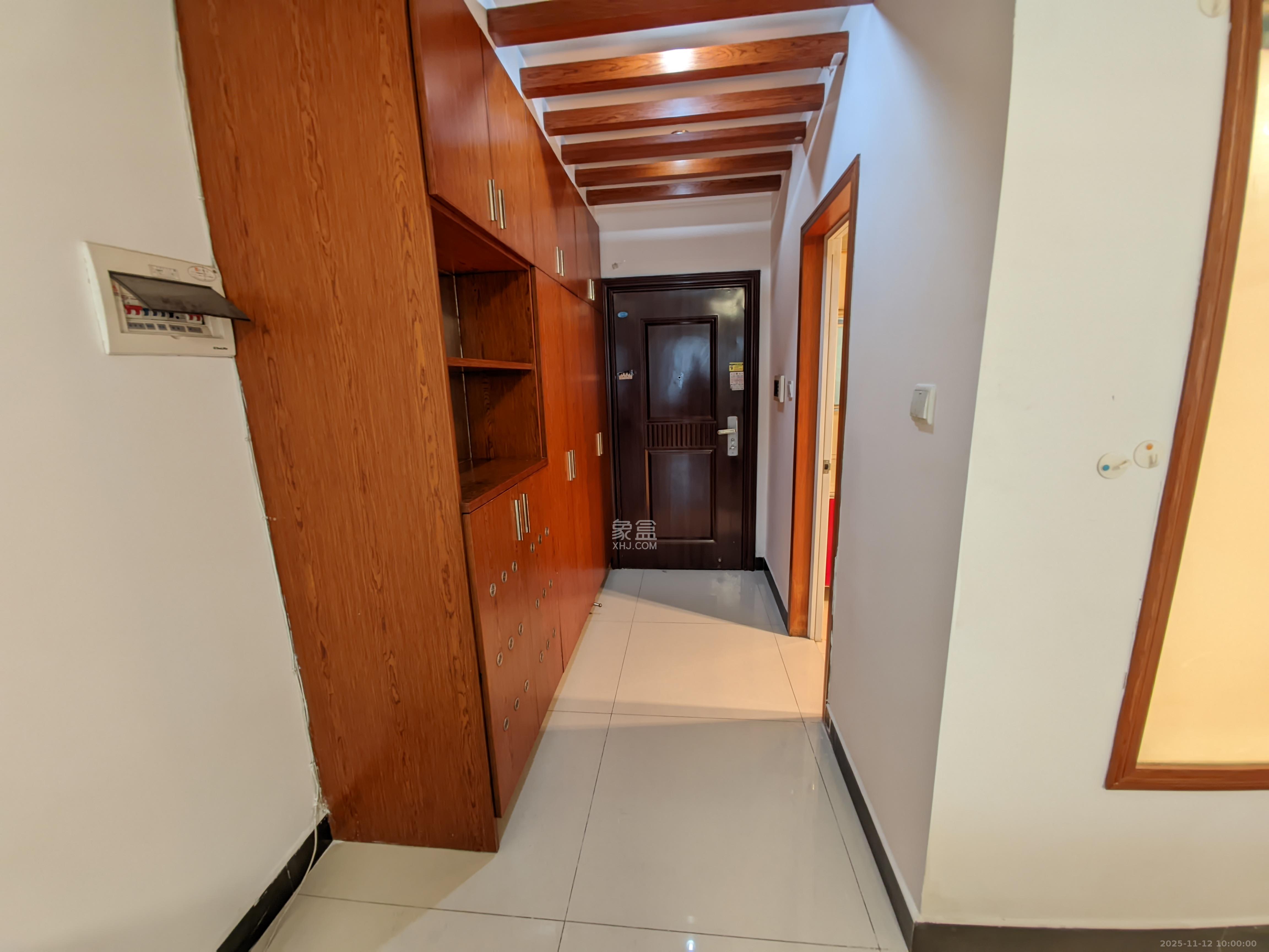 锦湘国际星城三期(锦绣苑) 1室1厅1卫 1500.0元/月 锦湘国际星城三期(锦绣苑) 1室1厅1卫 1500.0元/月室内图