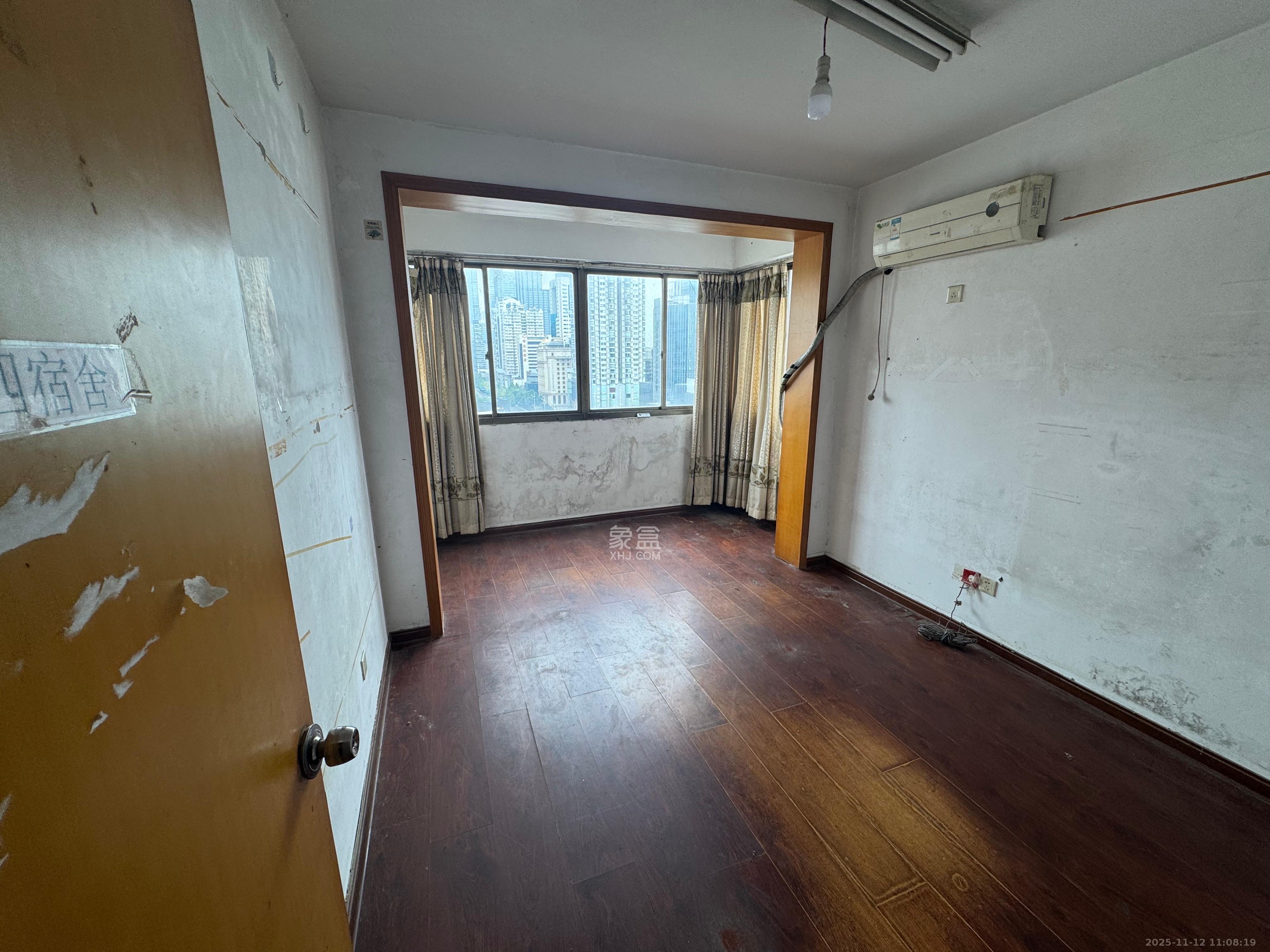 长远大厦  3室2厅2卫    3000.0元/月室内图