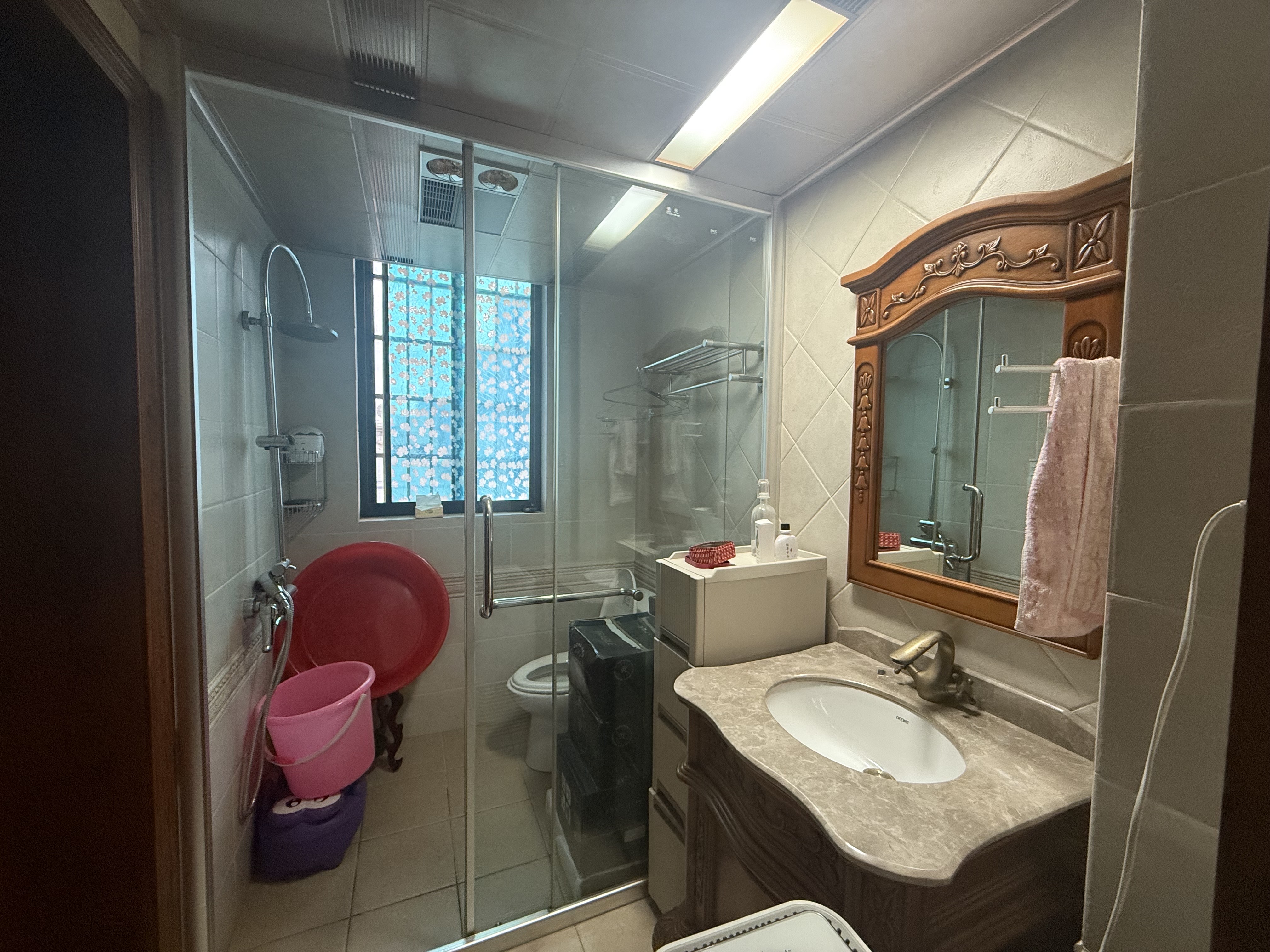 顺景嘉园 5室2厅2卫 138.0万 顺景嘉园 5室2厅2卫 138.0万客厅