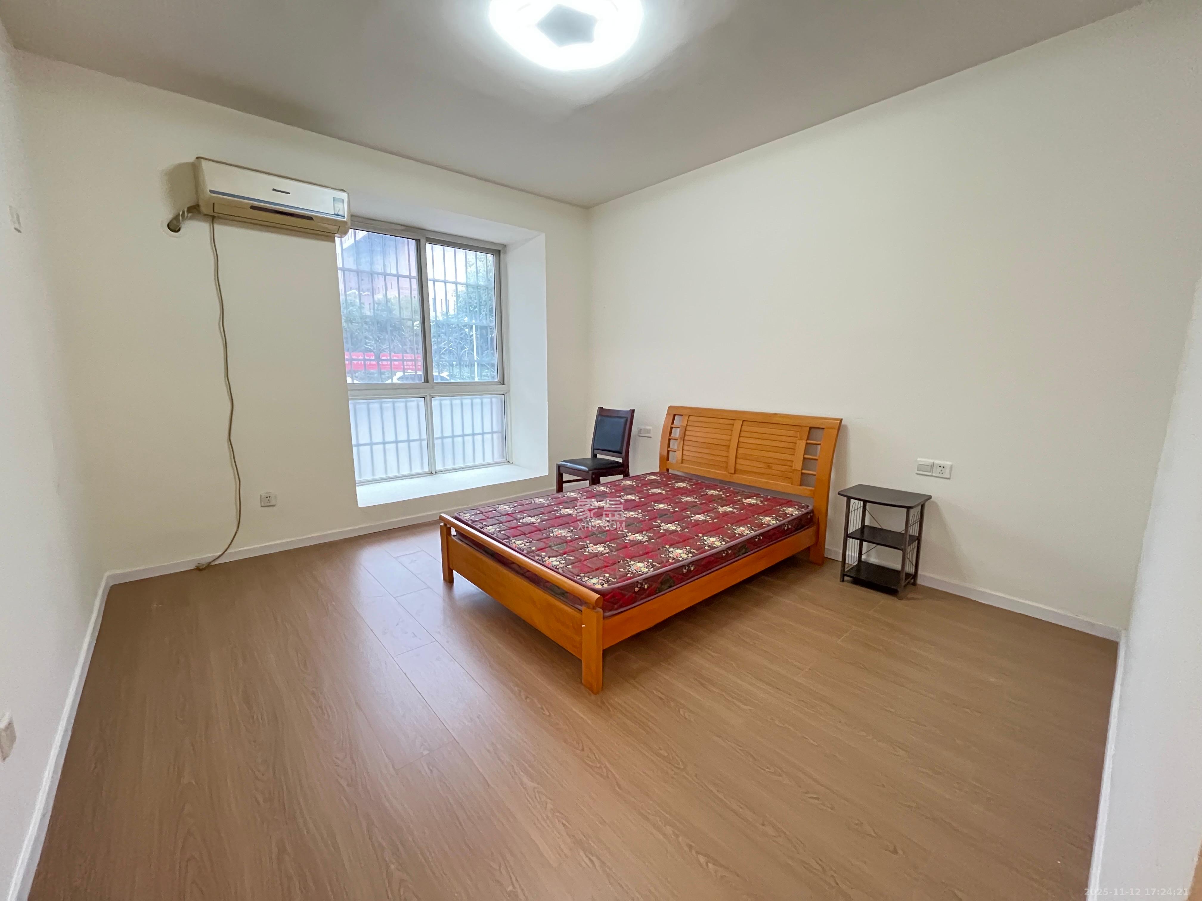 阳光新城 3室2厅2卫 2300.0元/月 阳光新城 3室2厅2卫 2300.0元/月室内图