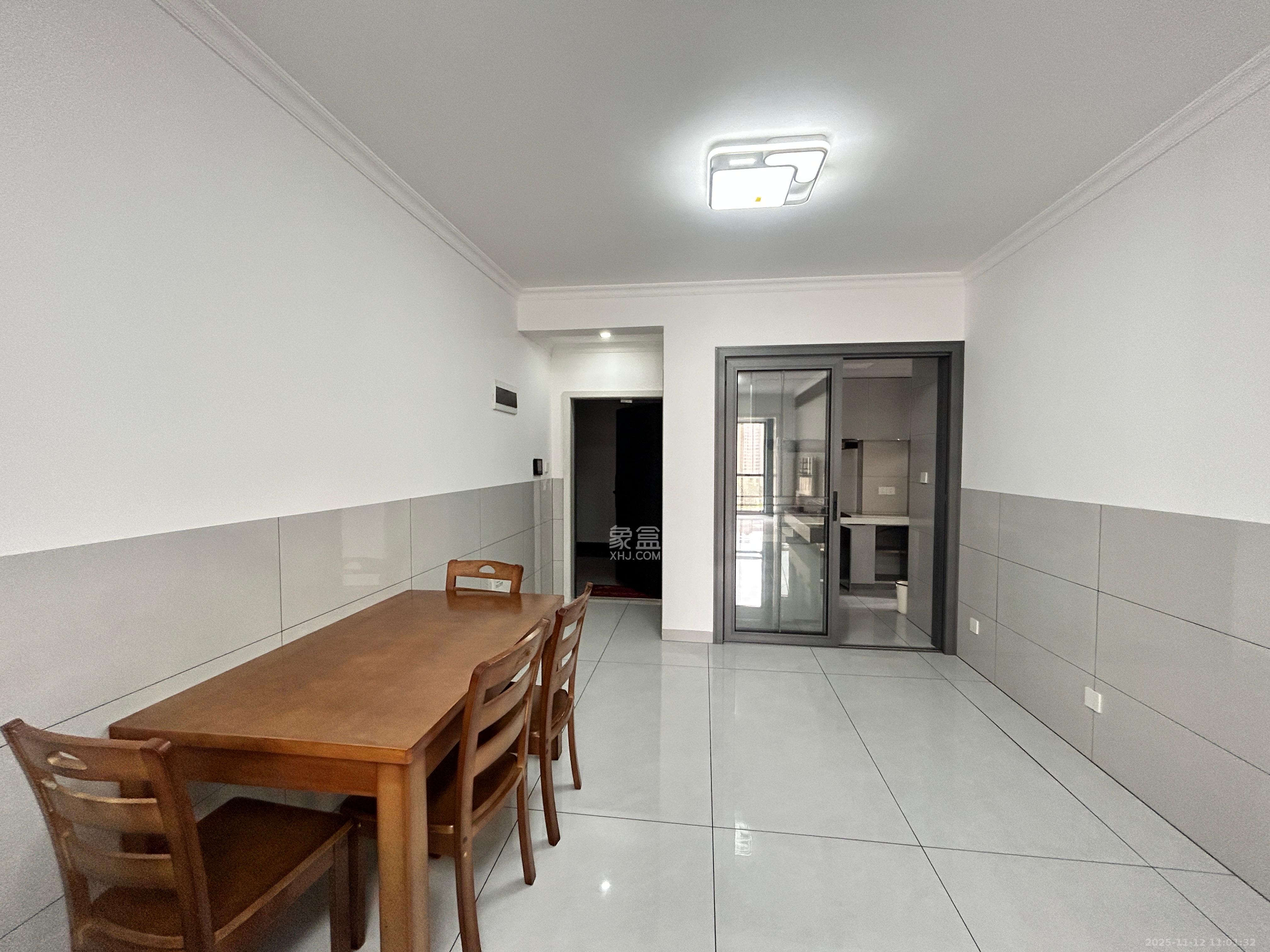 学士翰林苑  2室1厅1卫    1800.0元/月室内图