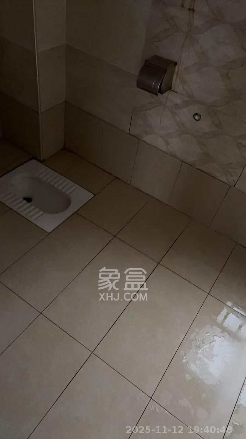 华润凤凰城二期  1室1厅1卫    1600.0元/月室内图