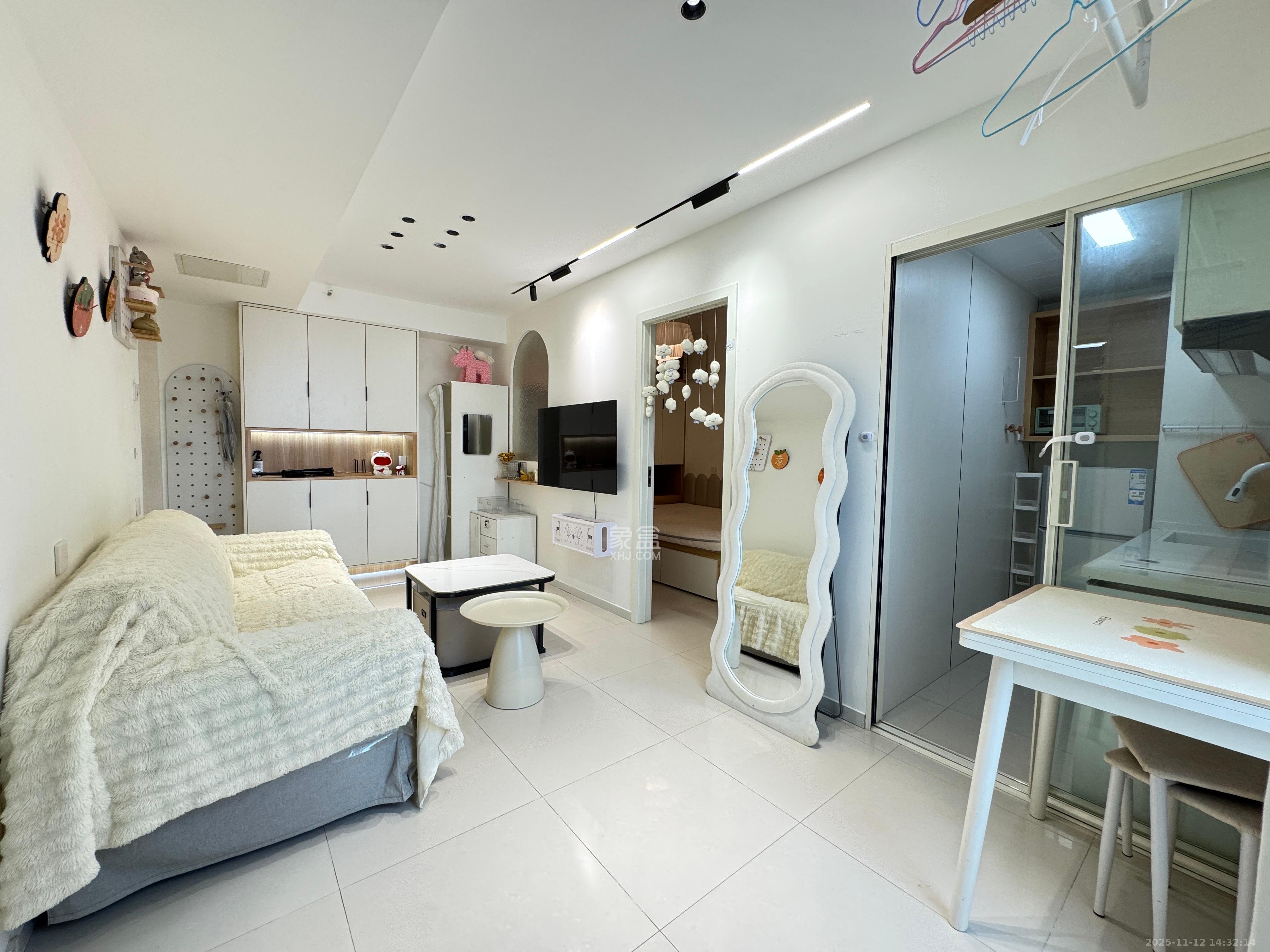 明城国际 1室1厅1卫 2400.0元/月 明城国际 1室1厅1卫 2400.0元/月室内图