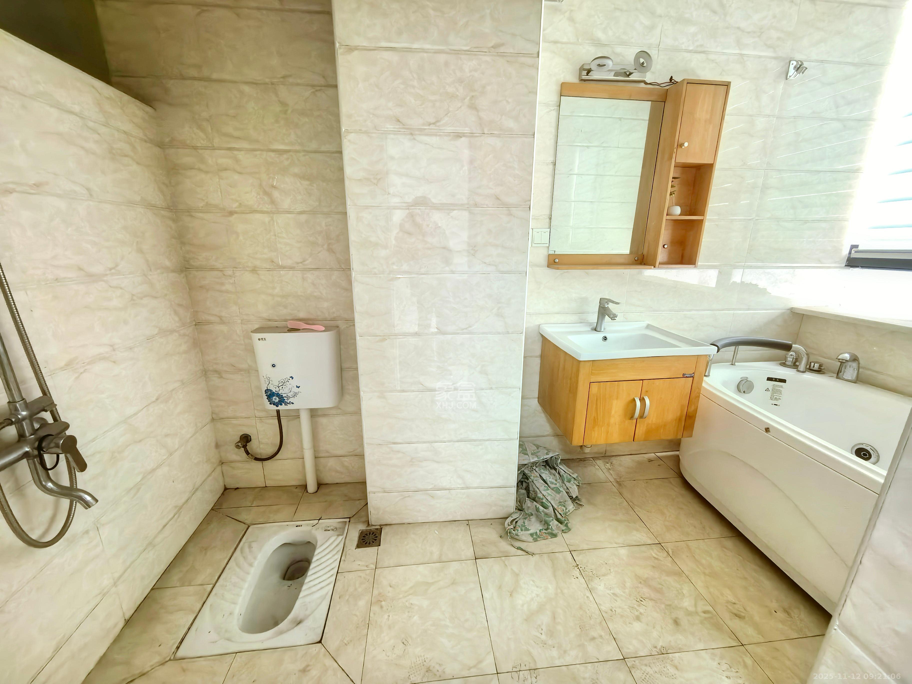 黑金时代广场  4室2厅3卫    2300.0元/月室内图