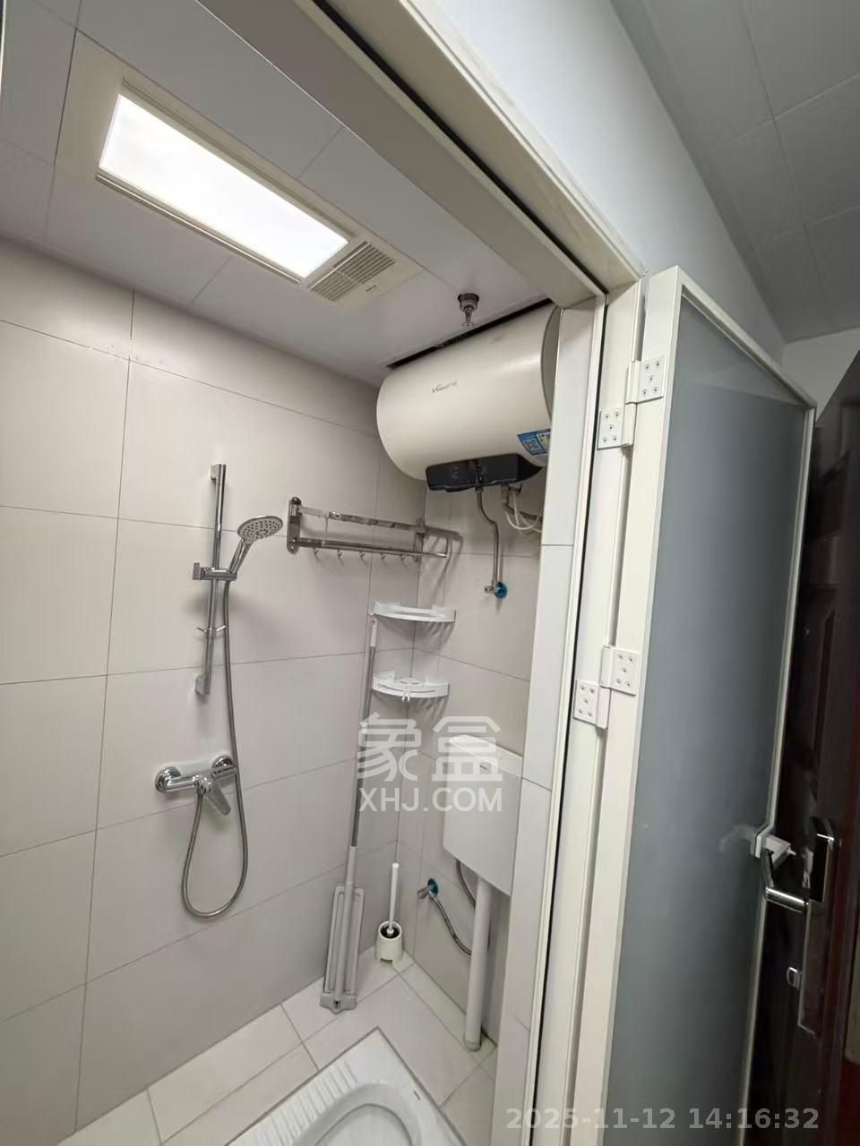 保利天禧EF区  1室1厅1卫    1500.0元/月室内图