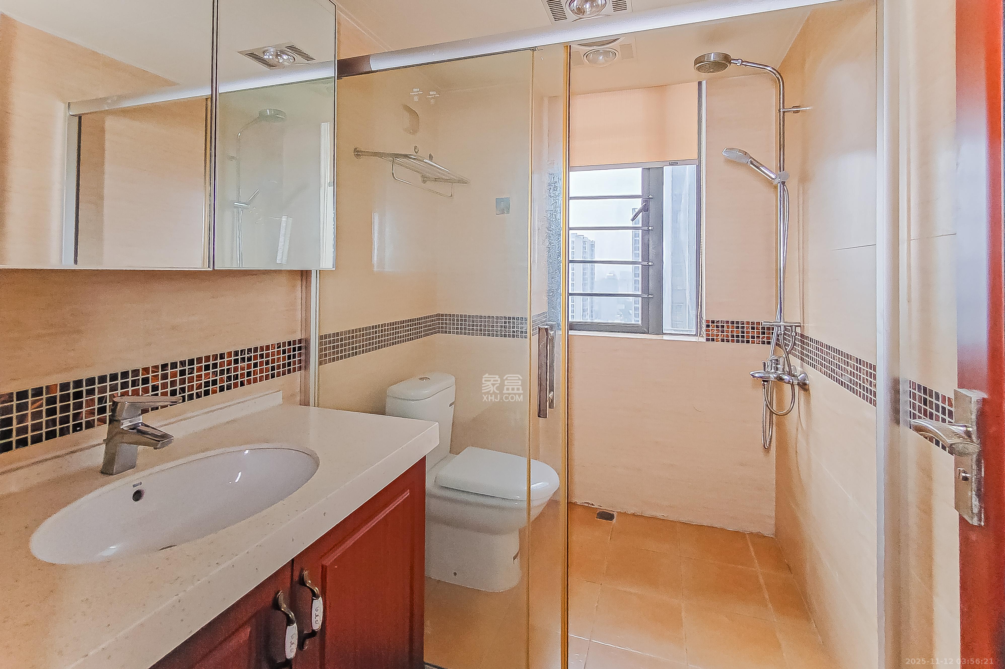 万博汇  3室2厅2卫    180.0万卫生间