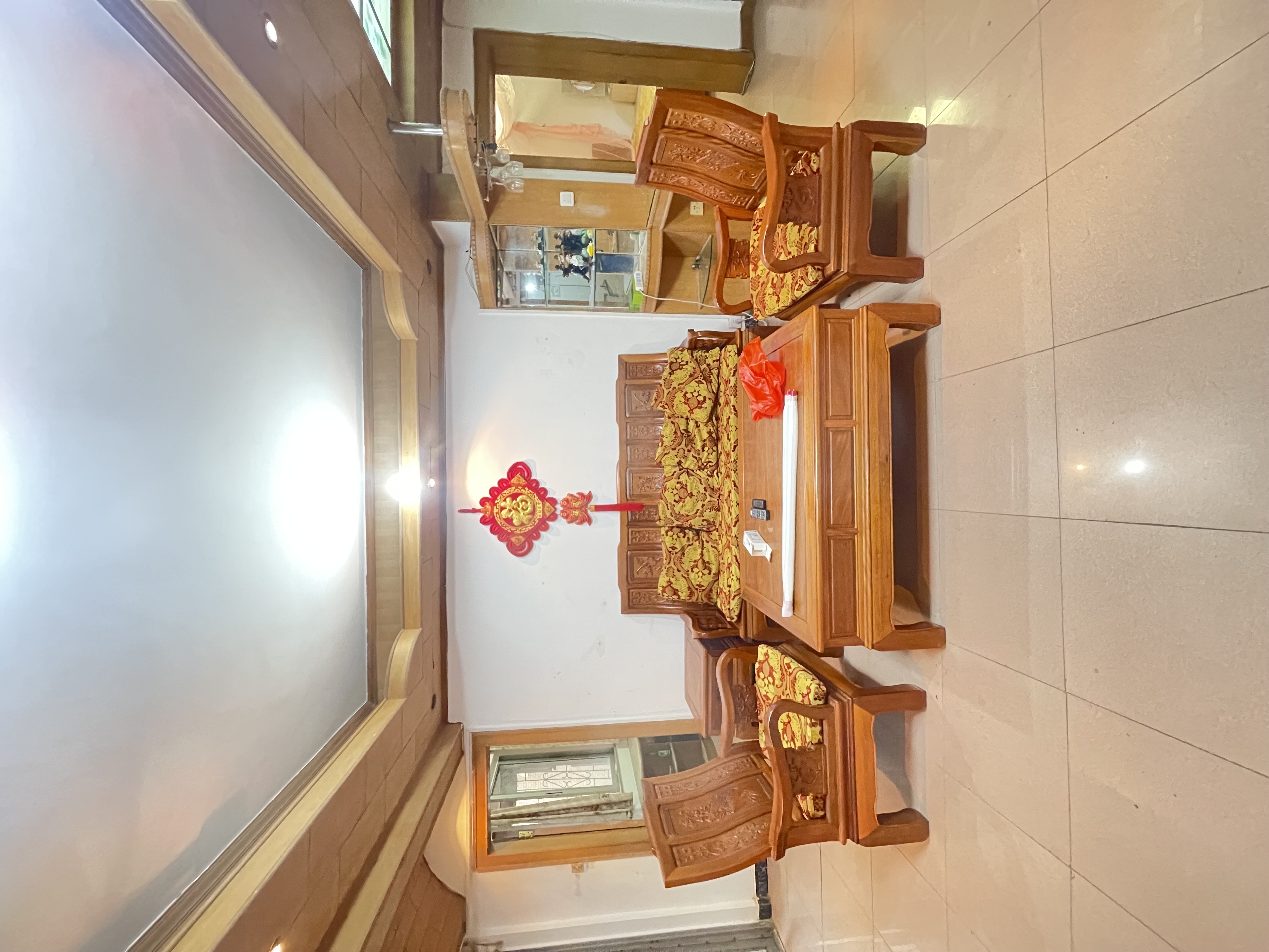 侨诚花园  3室2厅2卫    2500.0元/月室内图