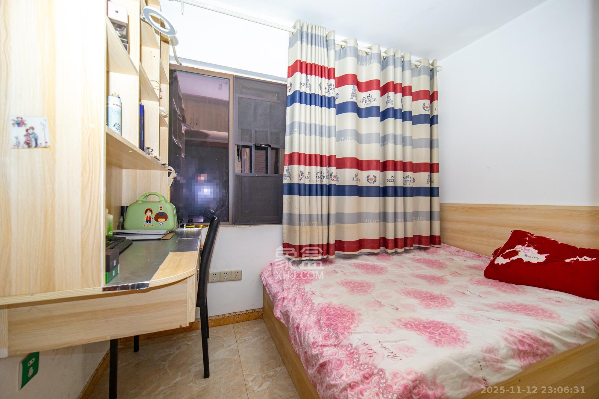 新长海广场  2室1厅1卫    39.8万卧室