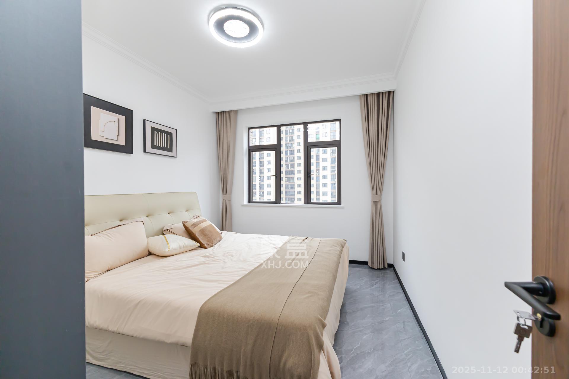 乾源国际  4室2厅2卫    106.8万卧室