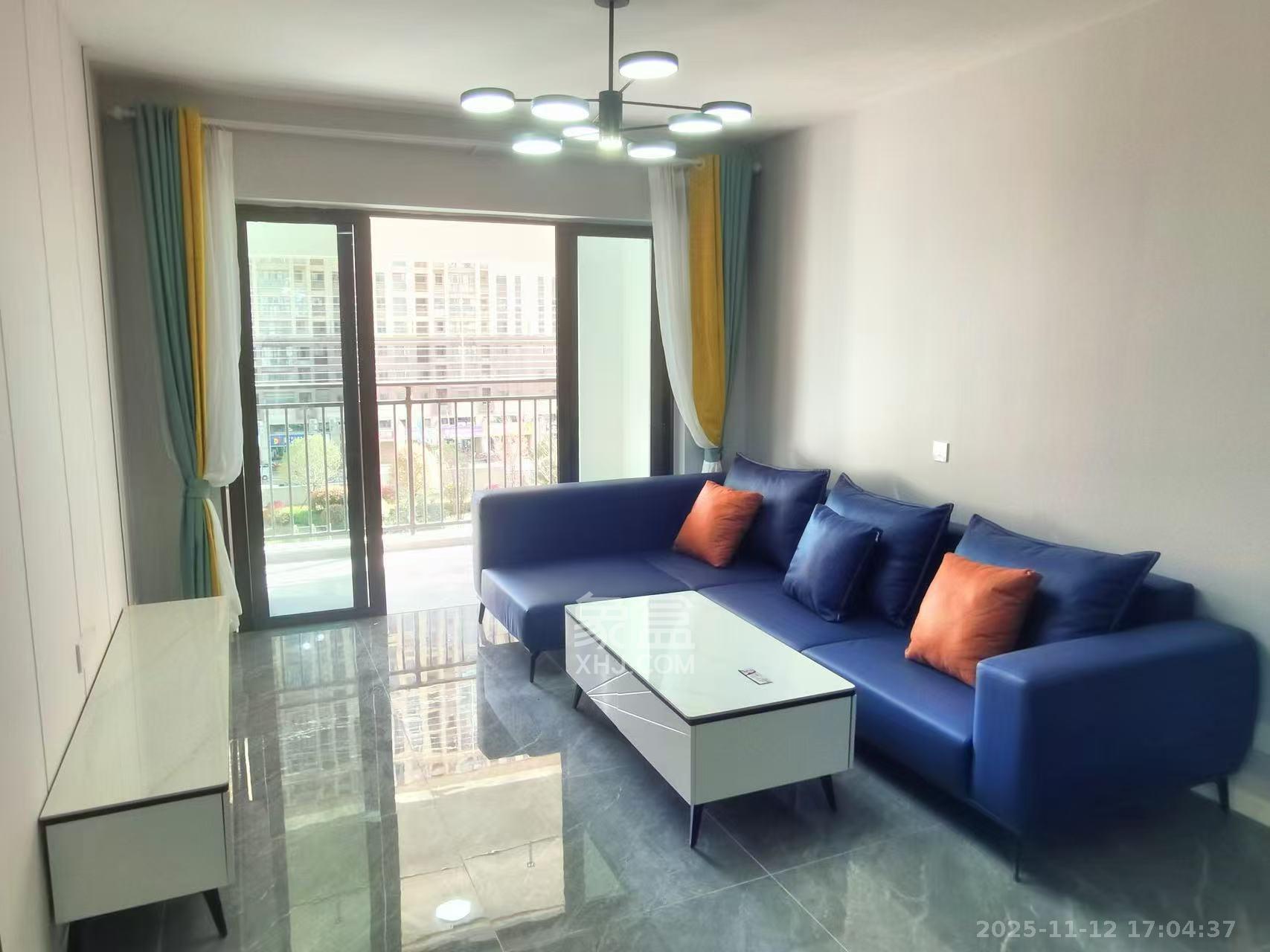 阳光城尚东湾凌云府  3室2厅2卫    2400.0元/月室内图